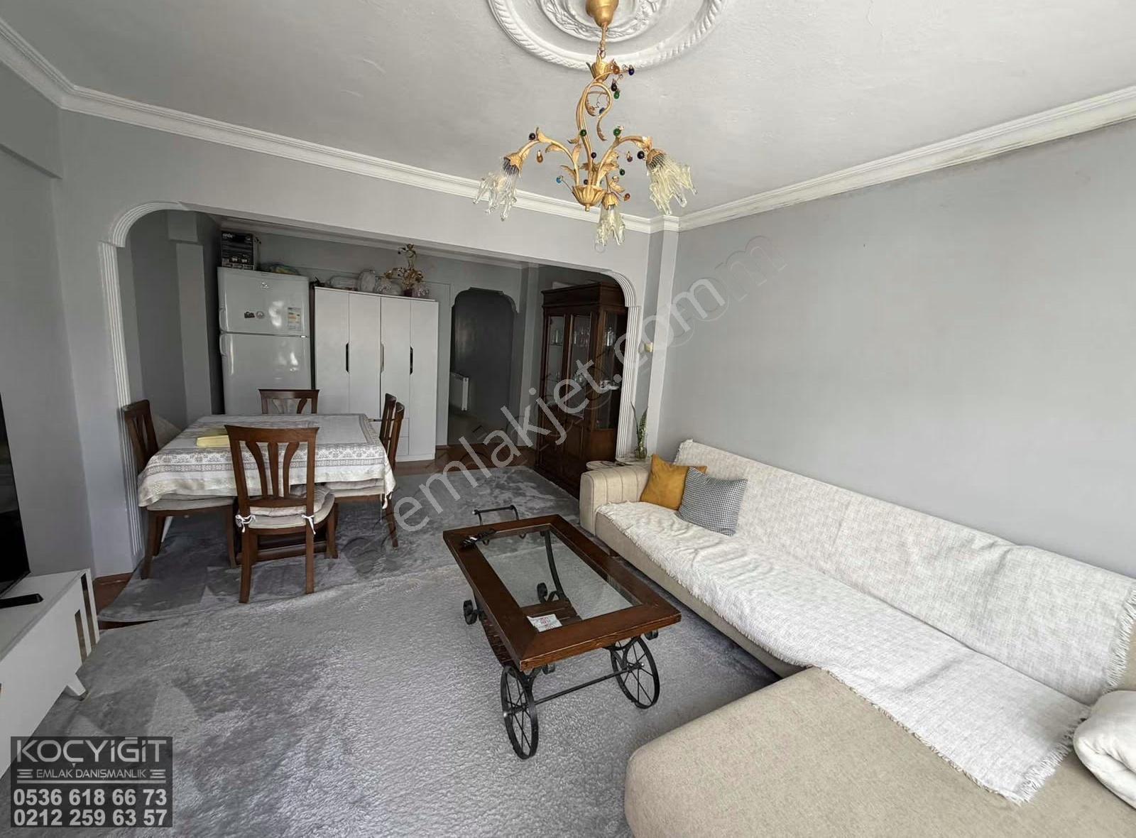 Ortaköyde Ana Caddeye Yakın Ara Kat Çift Balkon Çift Cepheli 2+1