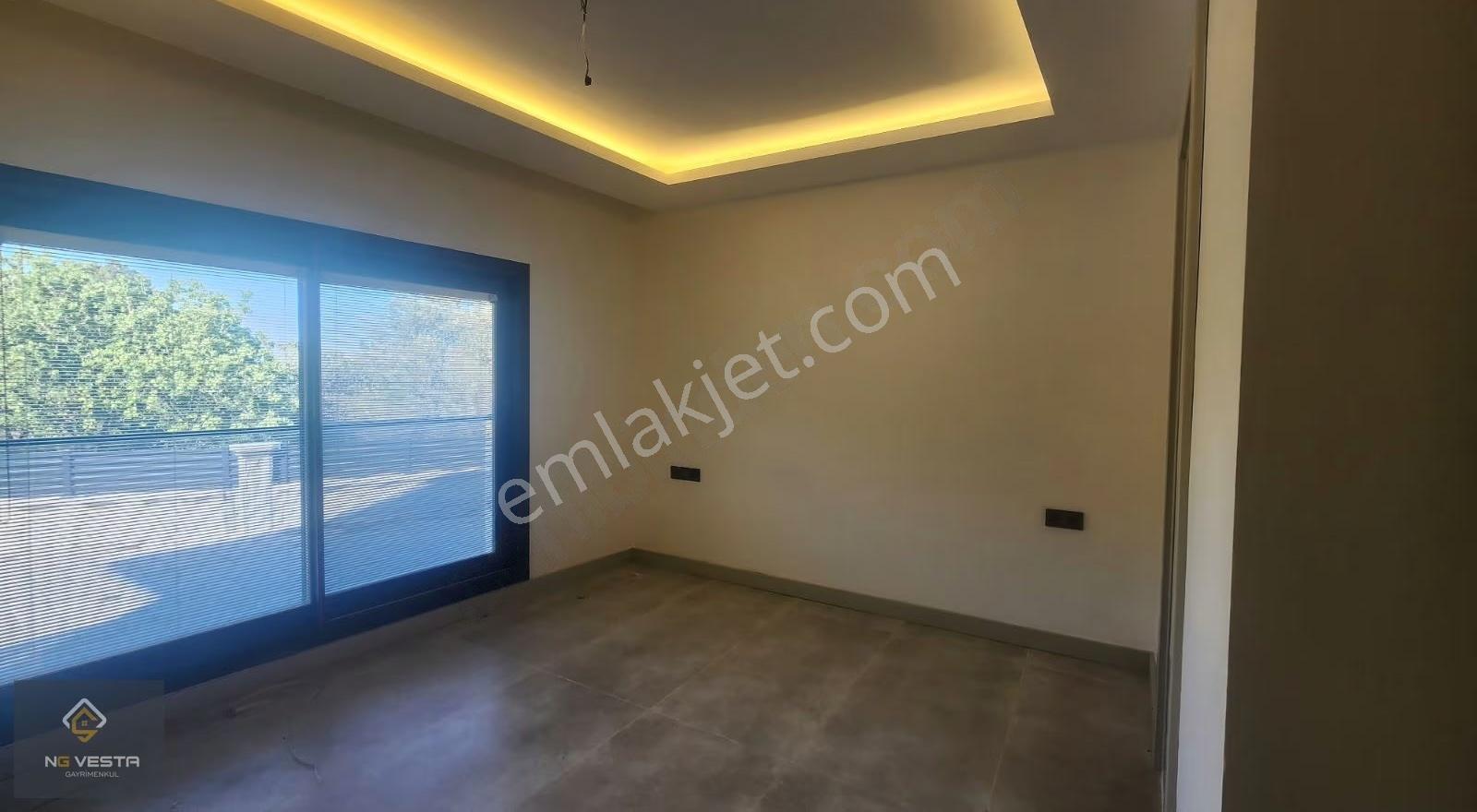 Urla Şirinkent'te 1600 M2 İçinde Havuzlu Müstakil - Görsel 7