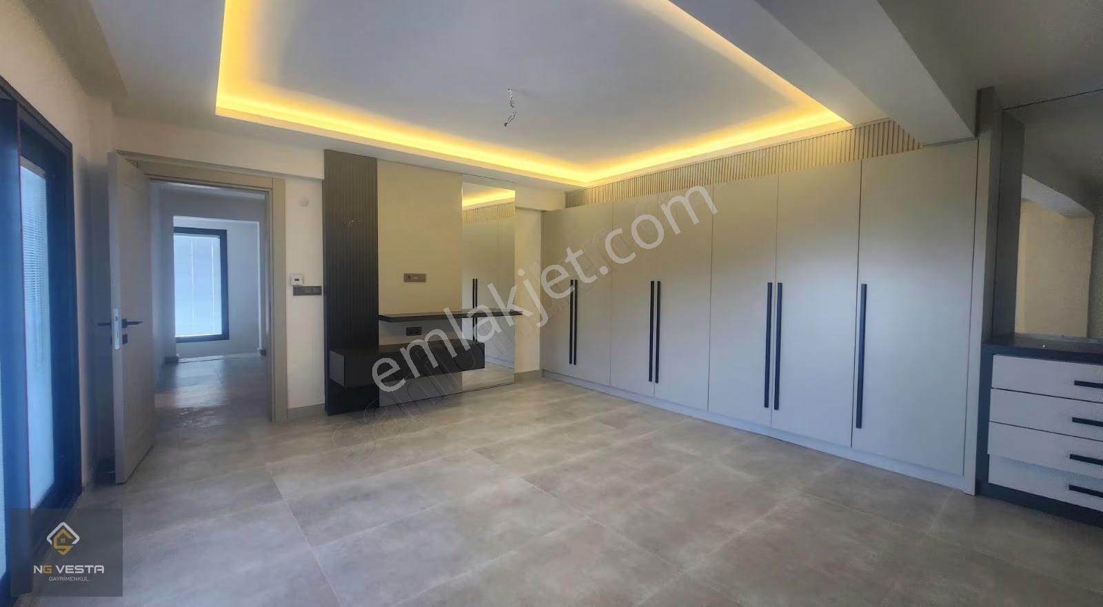 Urla Şirinkent'te 1600 M2 İçinde Havuzlu Müstakil - Görsel 23