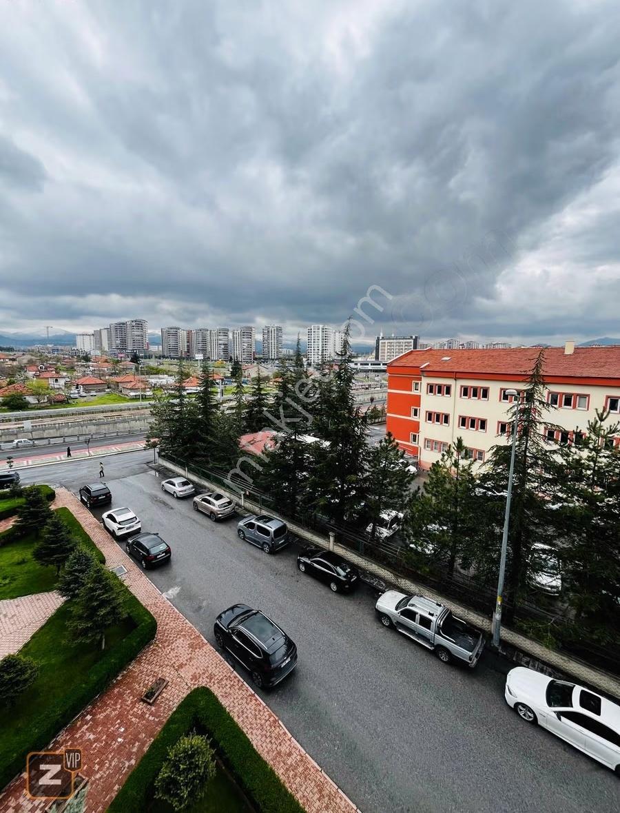 Yıldırım Beyazıt'ta Eraslan Anadolu Lisesi Arkasında | 170m² 4+1