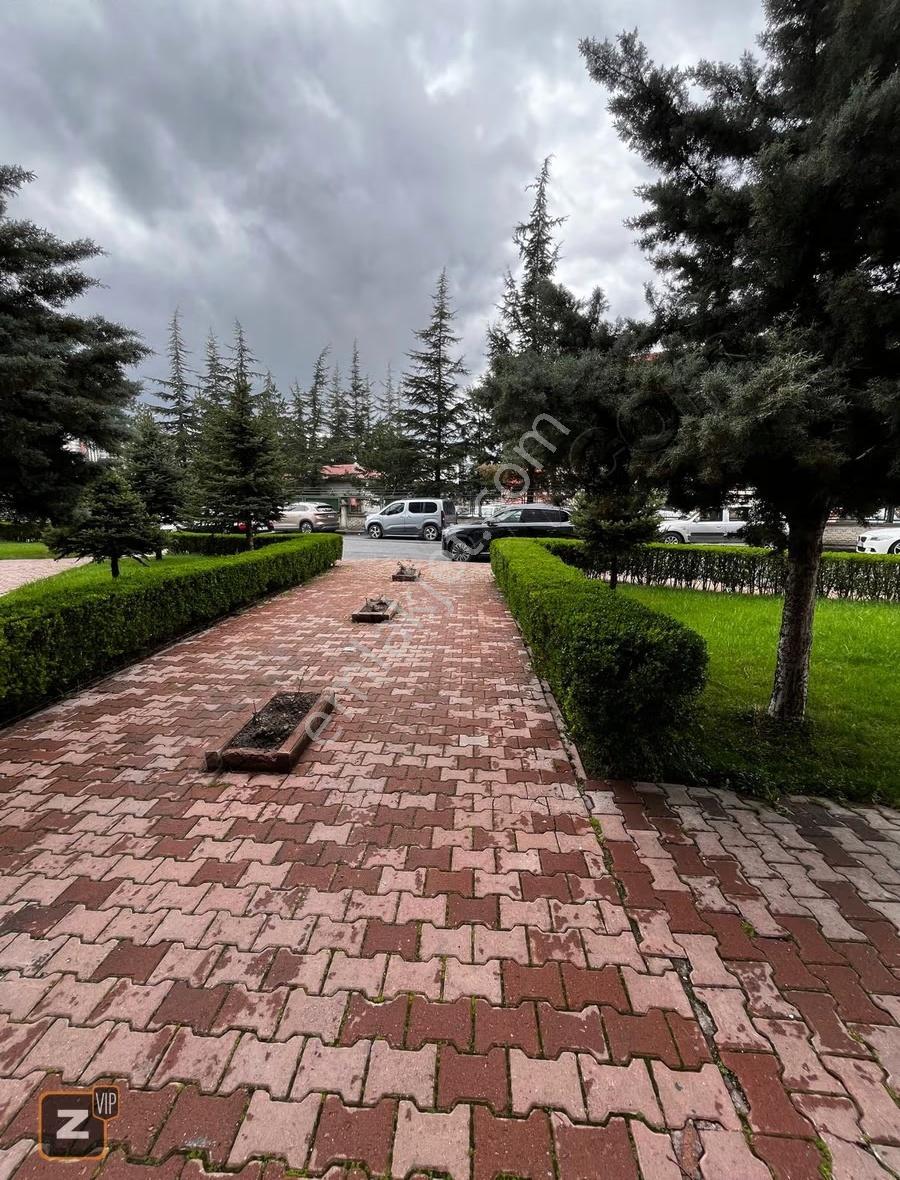 Yıldırım Beyazıt'ta Eraslan Anadolu Lisesi Arkasında | 170m² 4+1 - Görsel 9