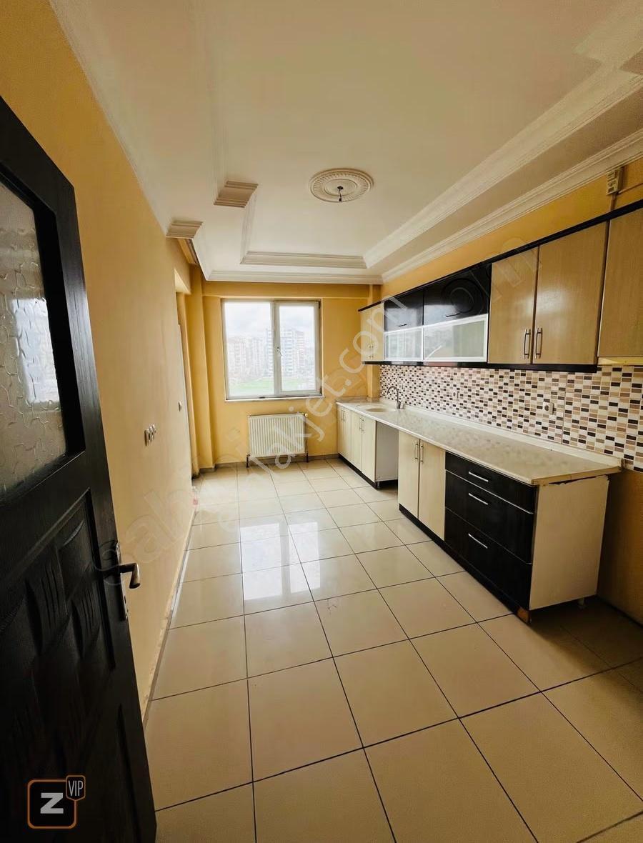 Yıldırım Beyazıt'ta Eraslan Anadolu Lisesi Arkasında | 170m² 4+1 - Görsel 17