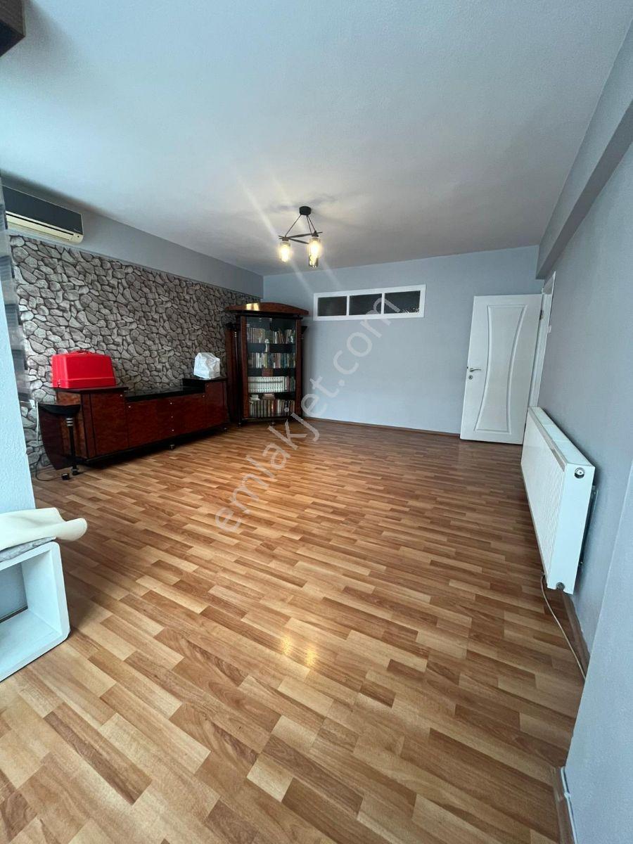 Emirsultan Lisesi Altı 3+1 Masrafsız Satılık Daire