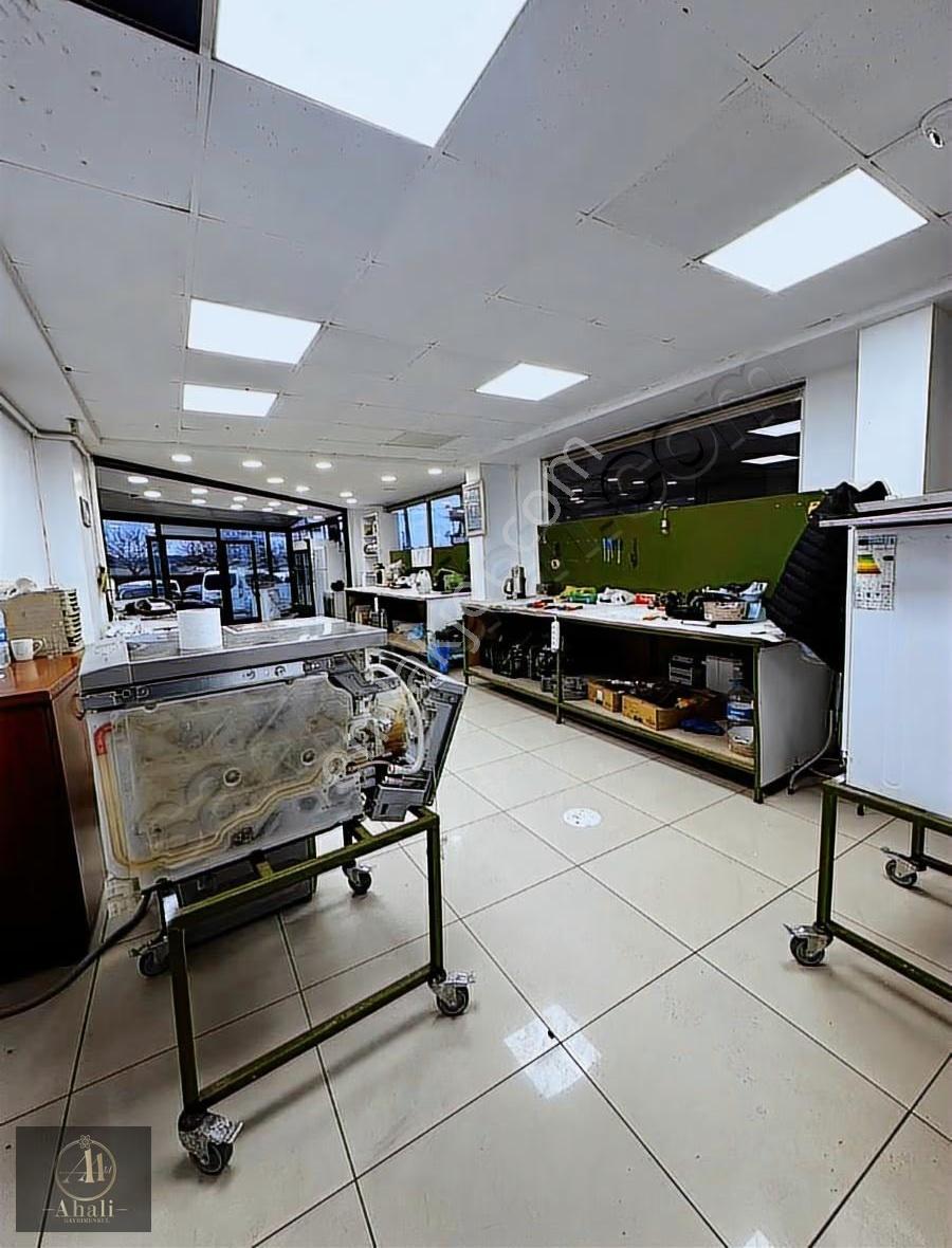 İşlek Cadde Üzeri 140m2 Her İşe Uygun 2 Katlı Kiralık Dükkan - Görsel 2