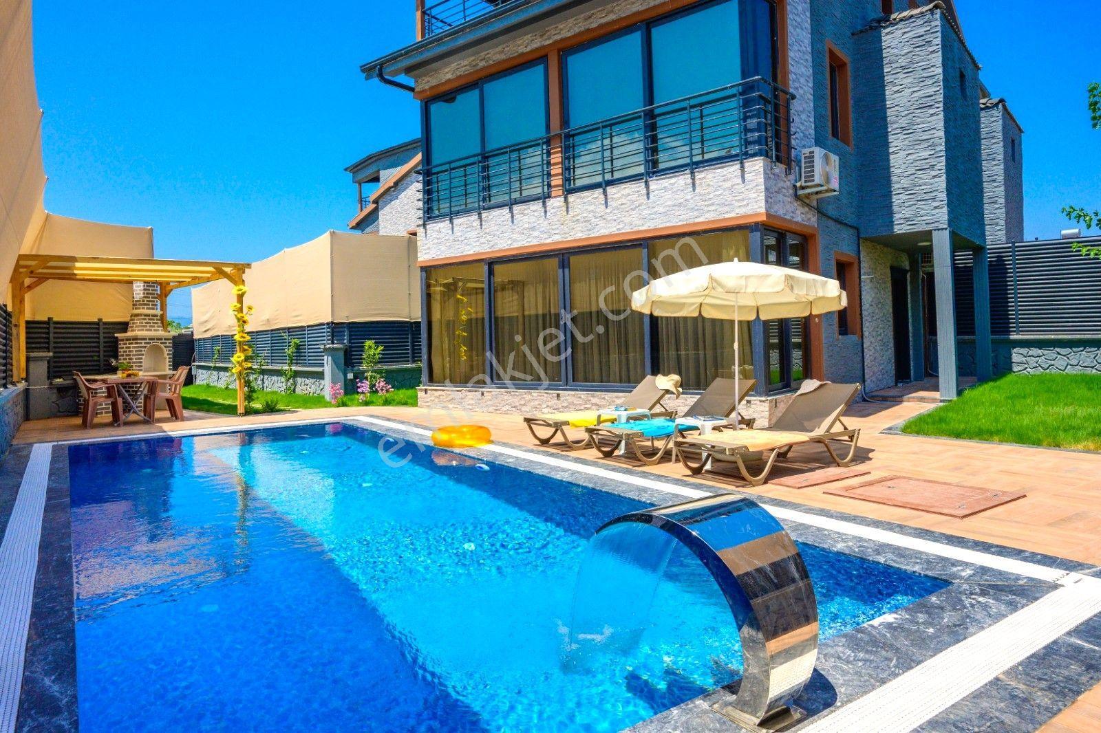 Goldhouse Dan Satılık Müstakil Havuzlu Modern Villa