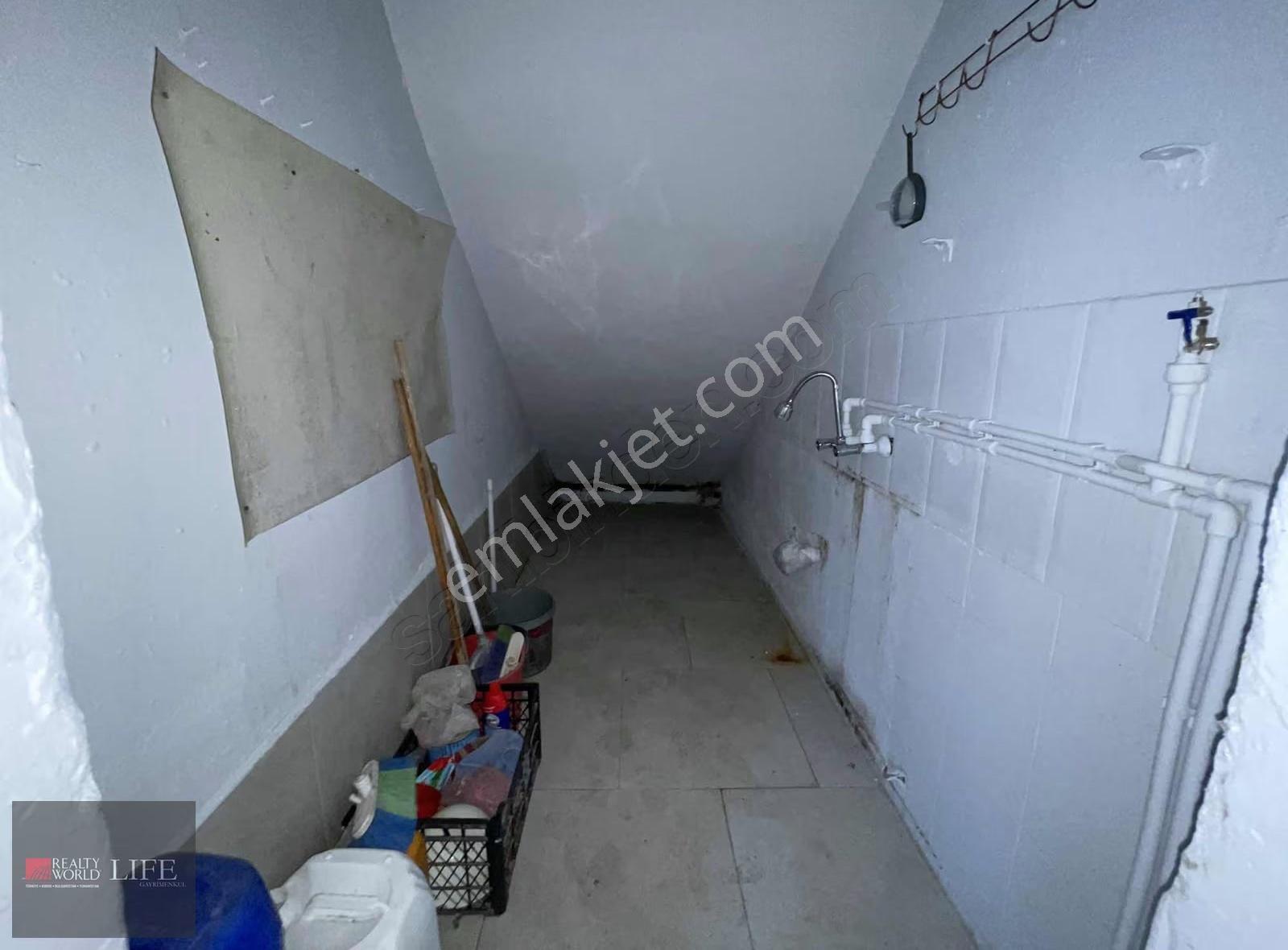 Rw Lıfe // Emko Sanayi Sitesinde Geniş Kiralık Dükkan - Görsel 9