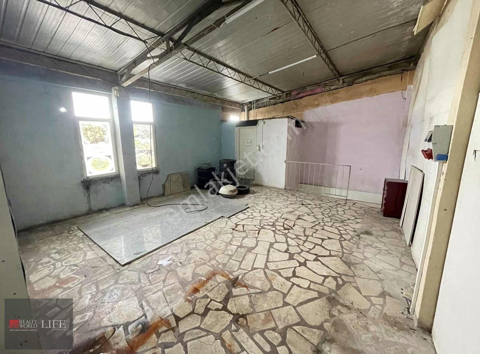 Rw Lıfe // Emko Sanayi Sitesinde Geniş Kiralık Dükkan - Görsel 32