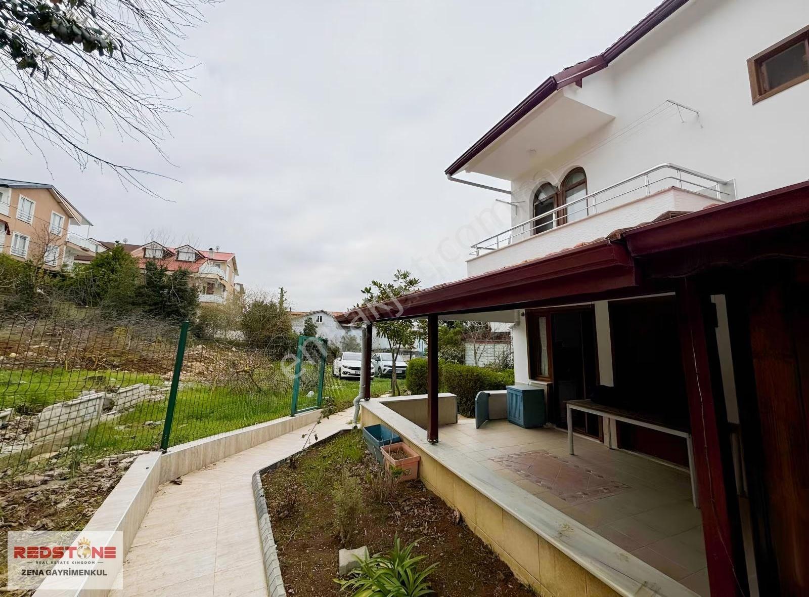 Kandıra Cebeci Havuzlu Sitede Deniz Manzaralı