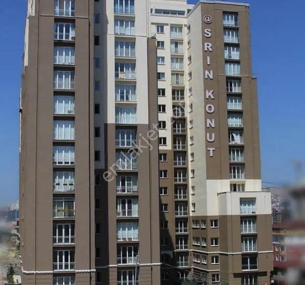 Metrobüsün Yakın Site İçerisinde Satılık Daire