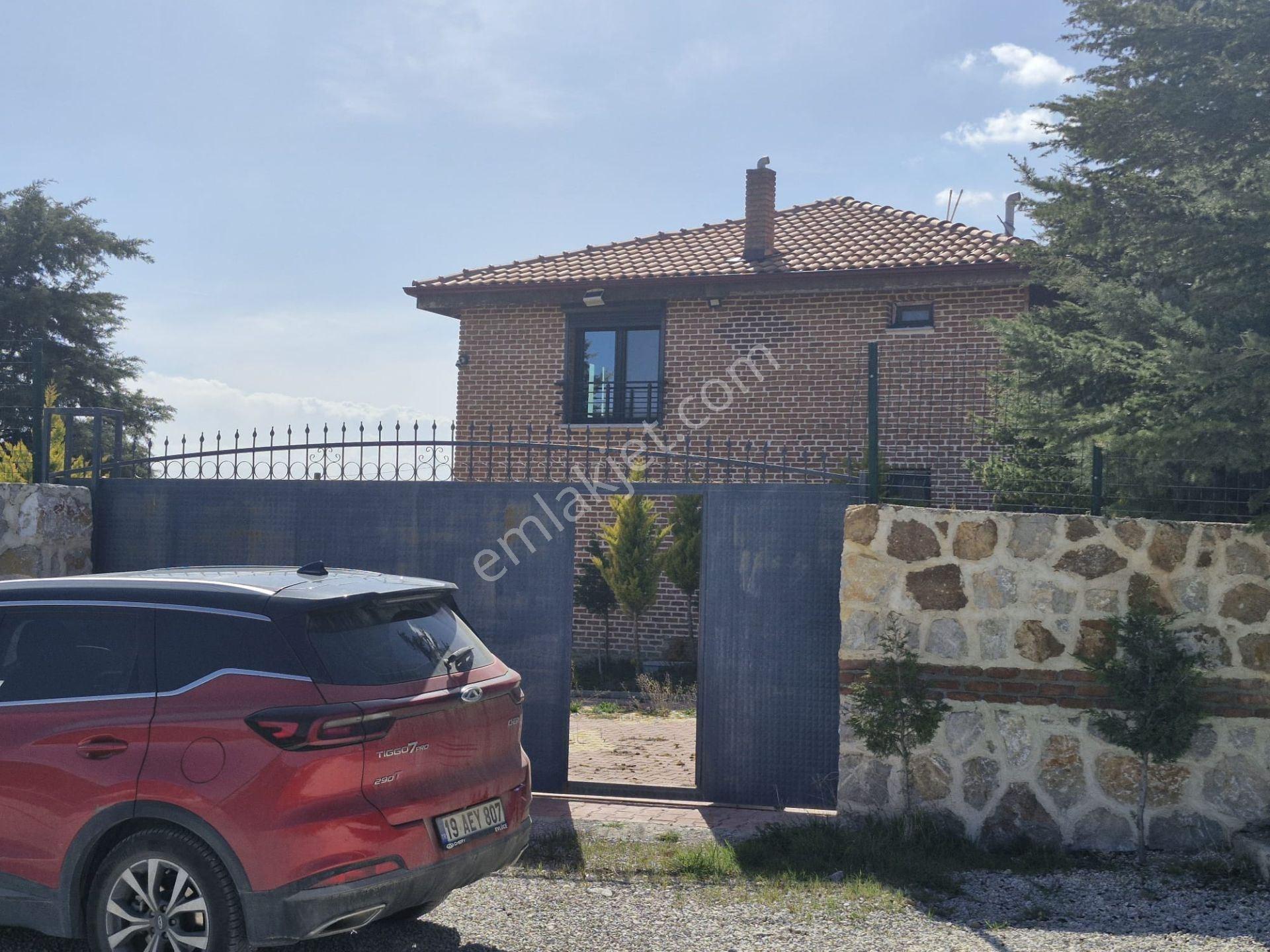Bahçelievler Mahallesi İçeri Dere Bağlarında Taş Duvarlı Havuzlu Satılık Villa - Görsel 6