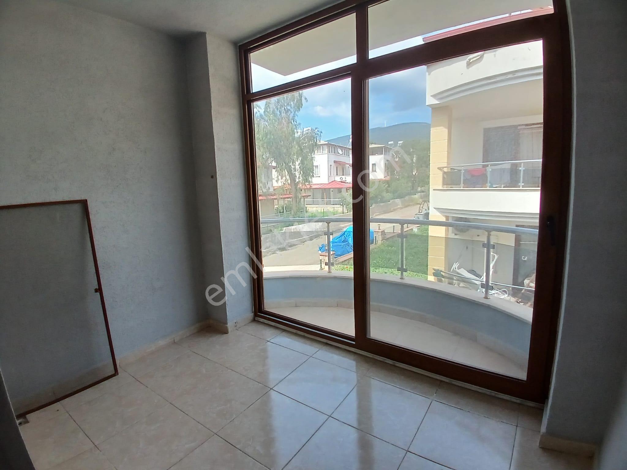 Site İçi Tam Müstakil Geniş Bahçeli 3+1 Yıllık Kiralık Villa - Görsel 25