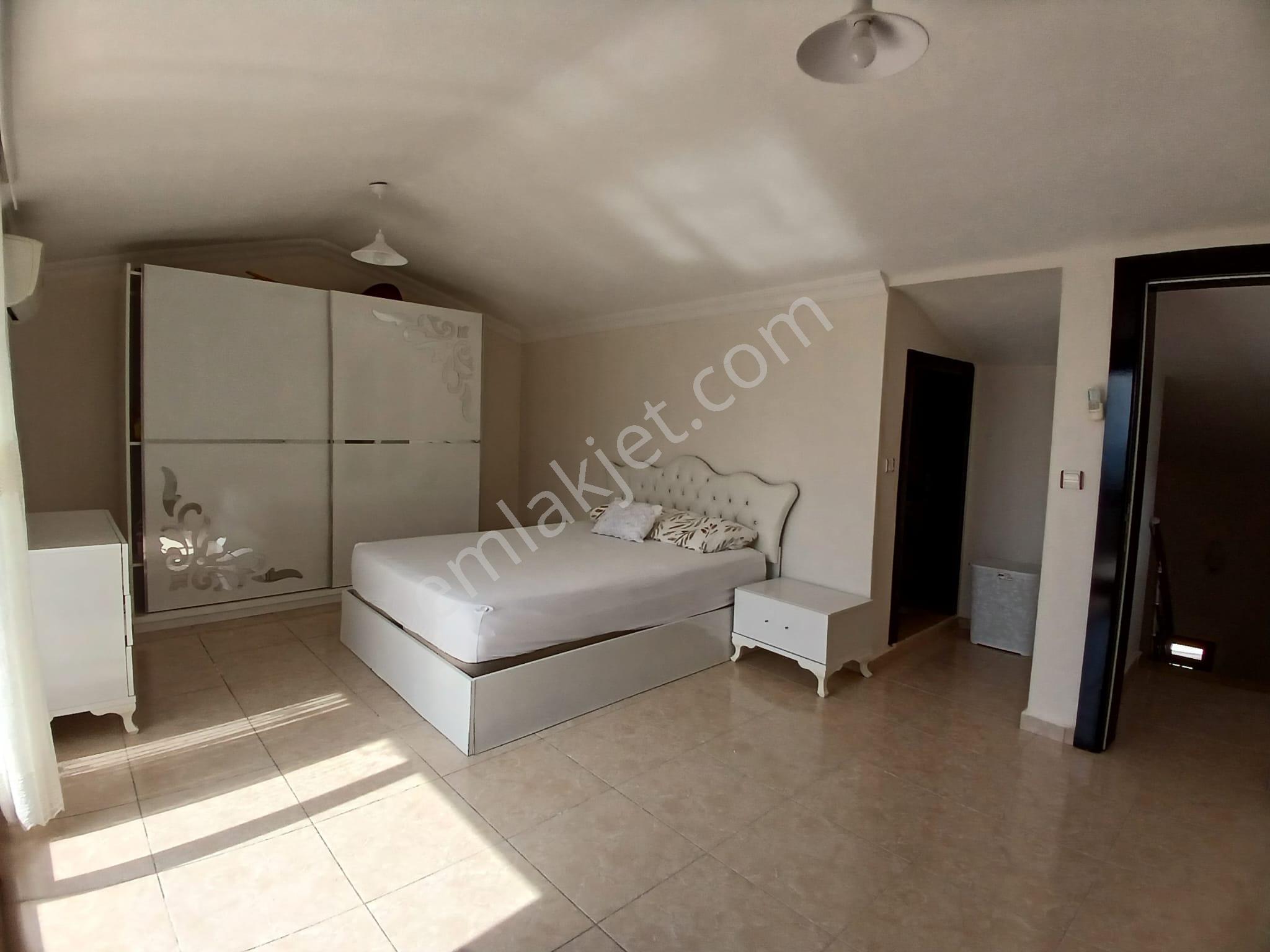 Site İçi Tam Müstakil Geniş Bahçeli 3+1 Yıllık Kiralık Villa - Görsel 30