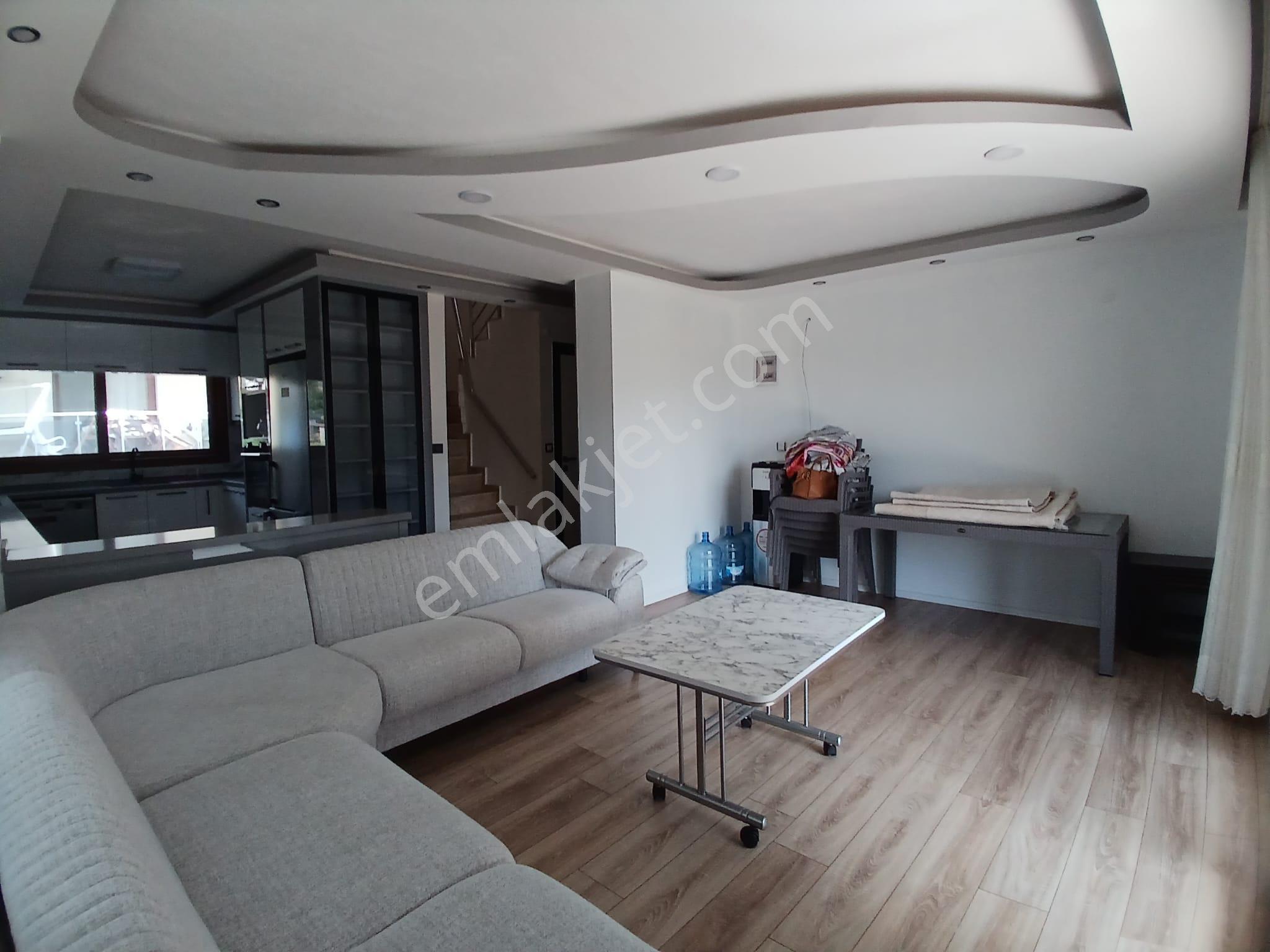 Site İçi Tam Müstakil Geniş Bahçeli 3+1 Yıllık Kiralık Villa - Görsel 11