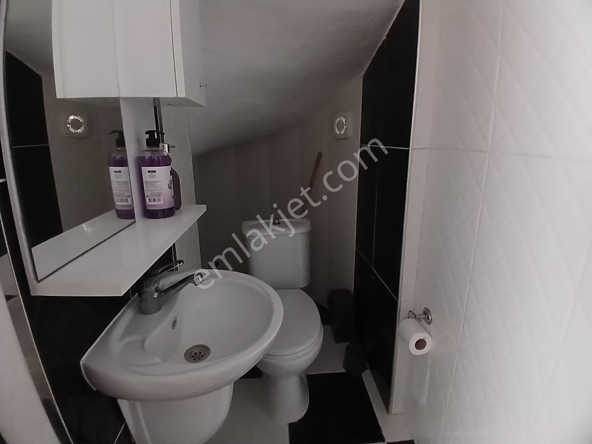 Site İçi Tam Müstakil Geniş Bahçeli 3+1 Yıllık Kiralık Villa - Görsel 15