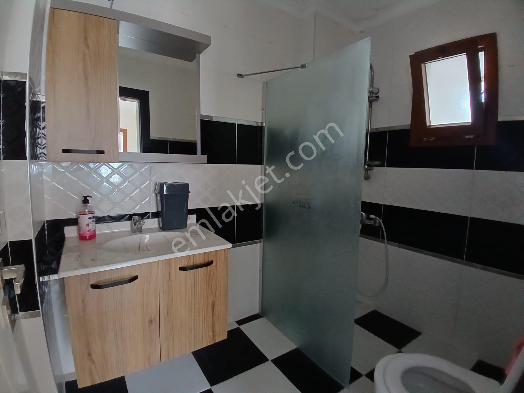 Site İçi Tam Müstakil Geniş Bahçeli 3+1 Yıllık Kiralık Villa - Görsel 21