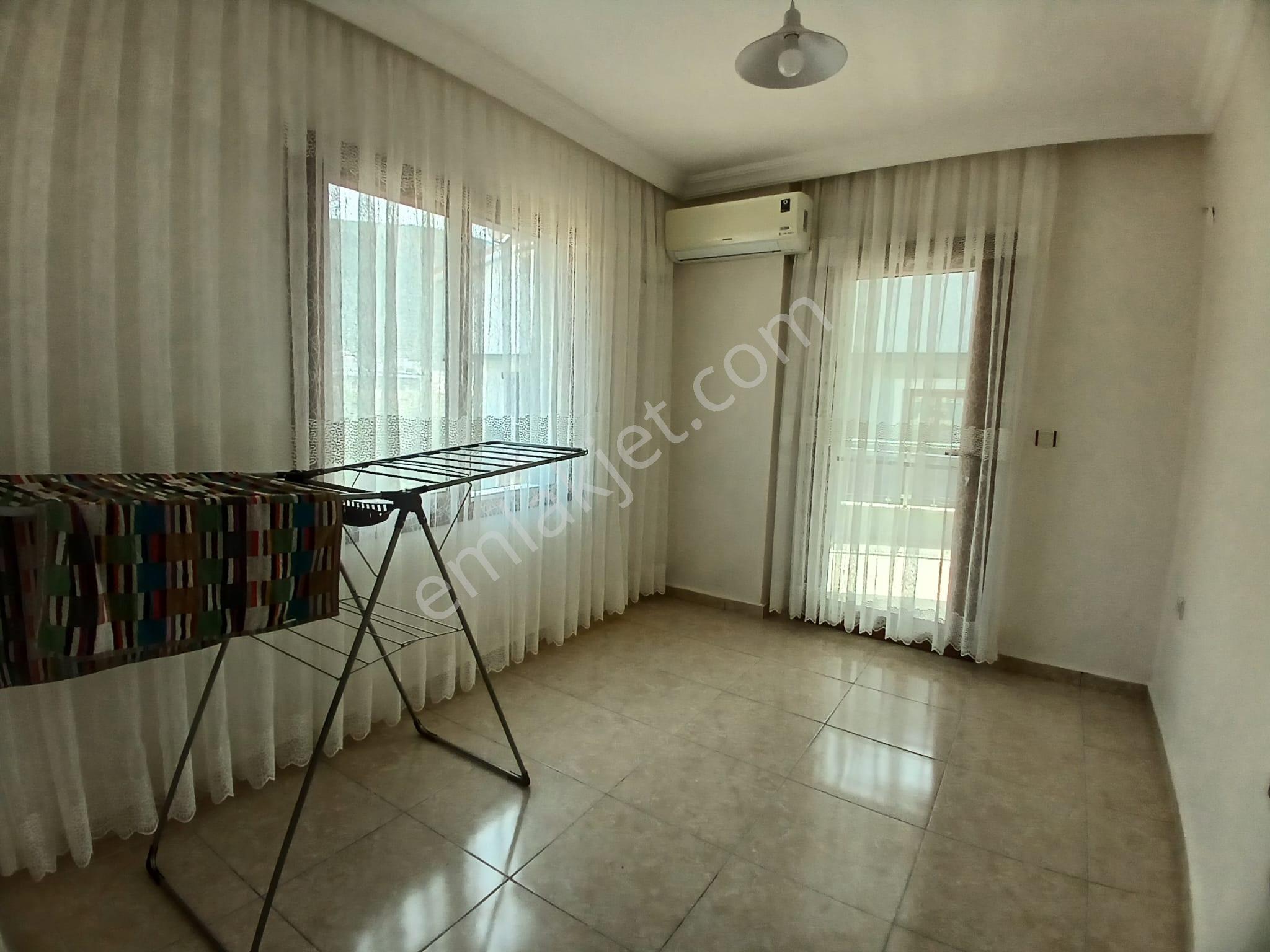 Site İçi Tam Müstakil Geniş Bahçeli 3+1 Yıllık Kiralık Villa - Görsel 23