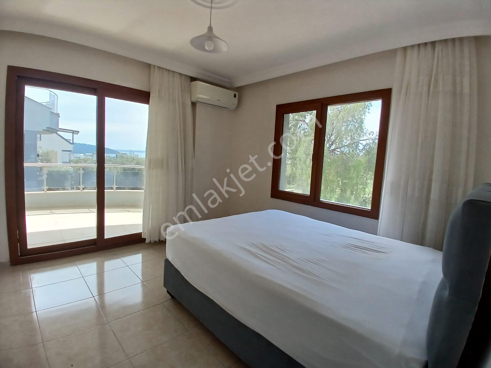 Site İçi Tam Müstakil Geniş Bahçeli 3+1 Yıllık Kiralık Villa - Görsel 20