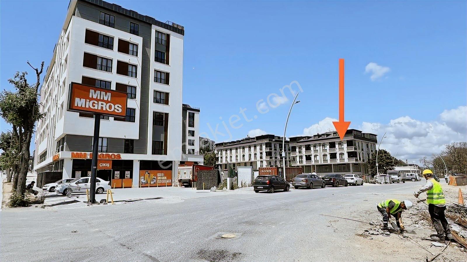 Arnavutköy Bolluca Millet Bahçesine Komşu Kiralık Dükkanlar