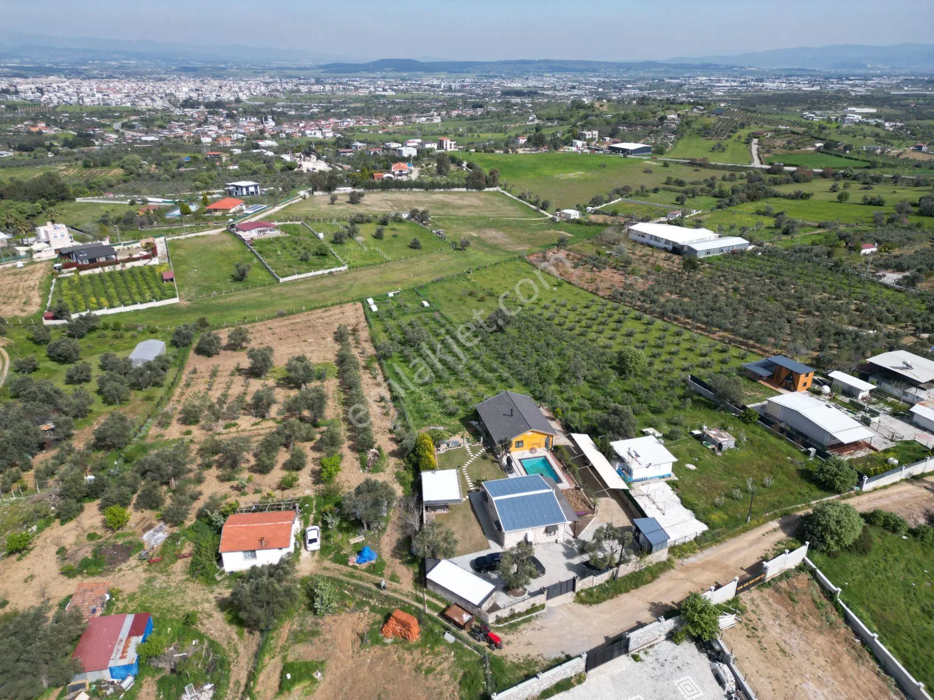 Q'zen Den 4000 M2 Arsa İçerisinde 3+1 Ve 2+1 Evi Olan Çiftlik - Görsel 4