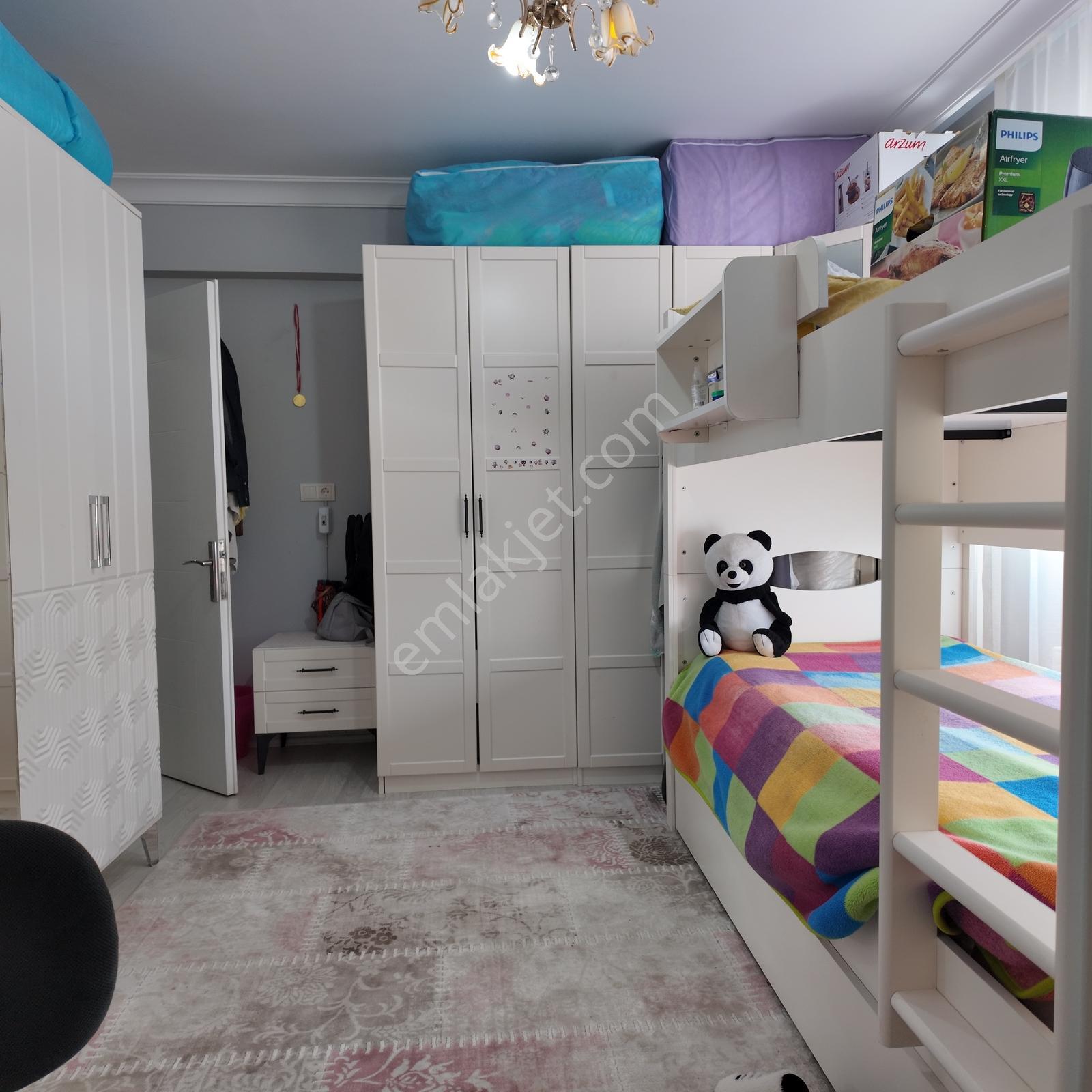 Hürriyet Geniş Cadde Üzeri Köşe Parsel 125 M2 Bakımlı 3+1 Daire - Görsel 23