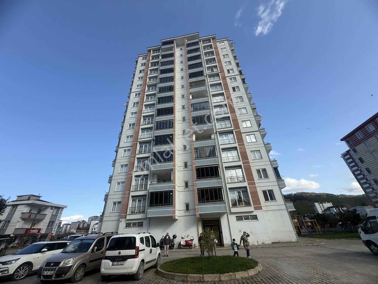 Reksa Gayrimenkul'den Ayazlı Mh 3+1 Kiralık Daire
