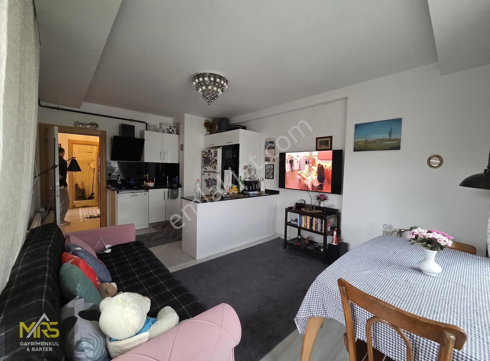 Mrs Gayrimenkulden Satılık Eşyalı Kombili Lüks 2+1