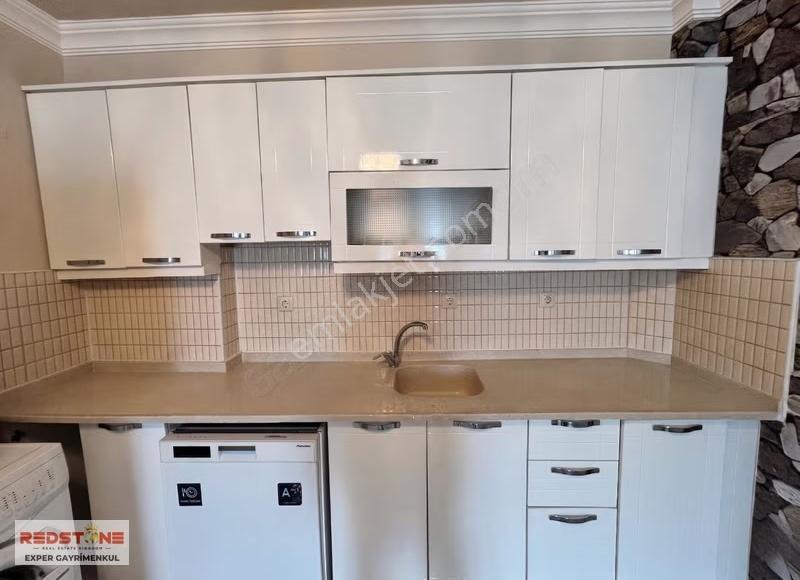 Karasuda Havuzlu Sitede Denize Yakın Donanımlı 1+1 Satılık Daire - Görsel 6