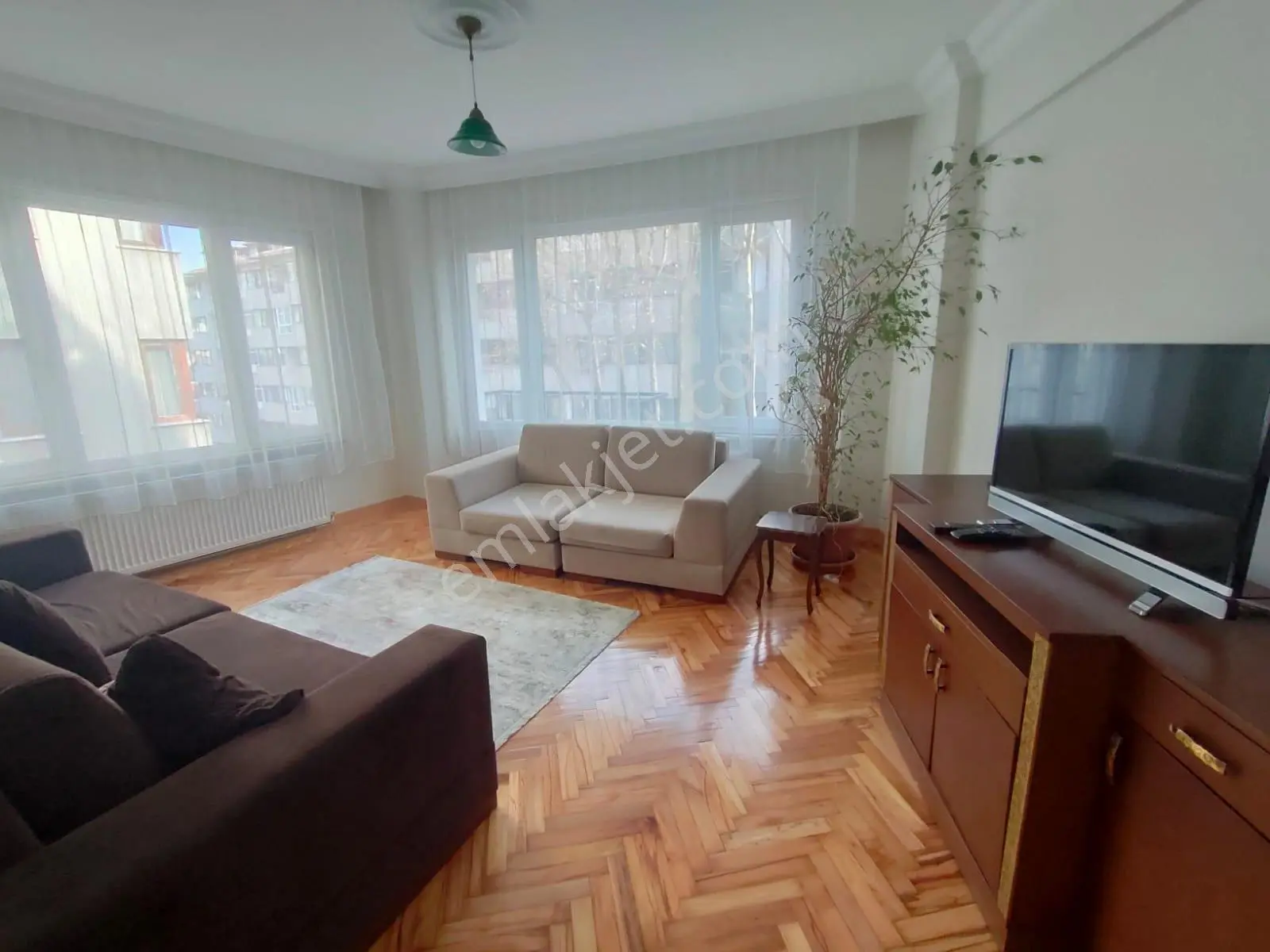 Beşiktaş Nüshetiye Cd Arakat 2+1 Eşyalı Daire