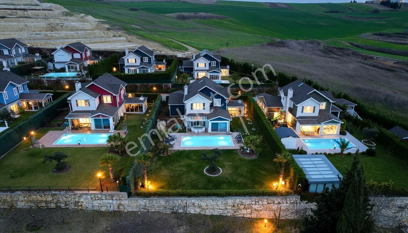 Göl Konaklarında Müstakil Havuzlu 4+1 Villa - Görsel 17
