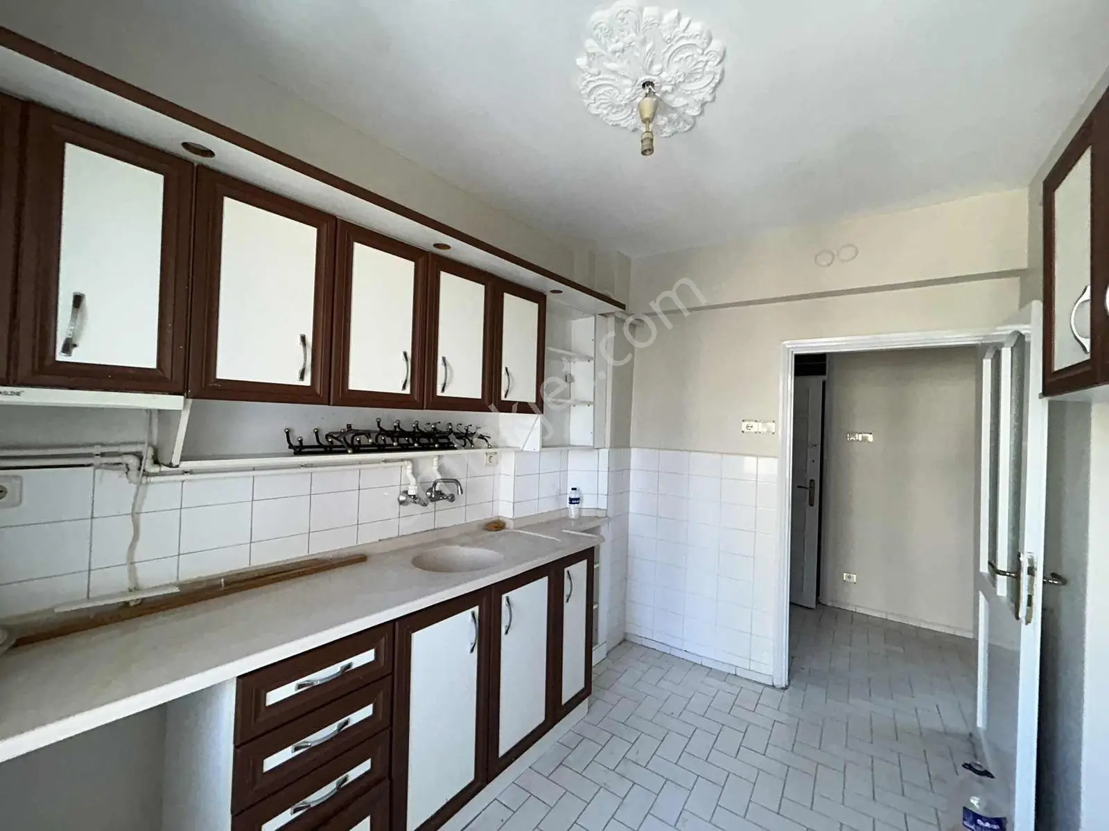 Balıkesir Altıeylül Mahallesi Kiralık 2+1 Daire Asansör-arakat - Görsel 2