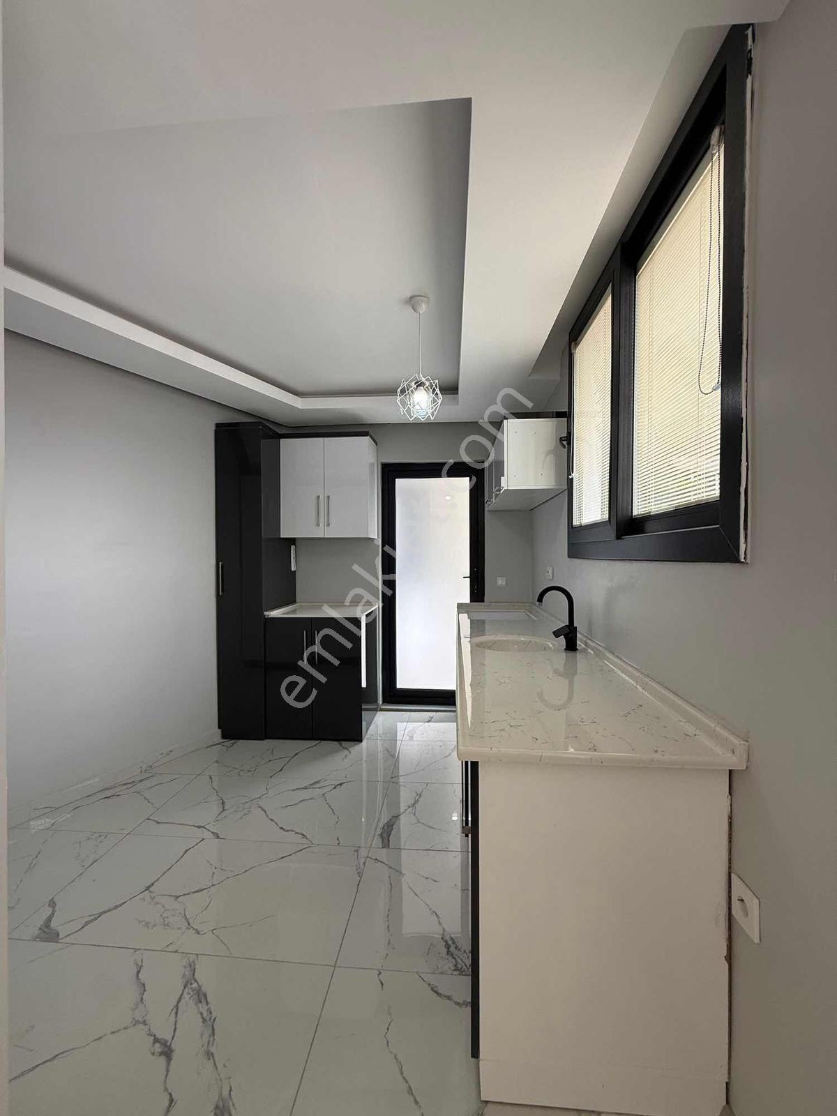 Karslı Az Katlı 2+1 Bahçe Katı Geniş Kaçmaz Fırsatt - Görsel 9