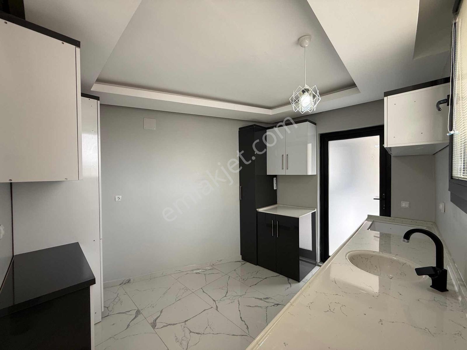 Karslı Az Katlı 2+1 Bahçe Katı Geniş Kaçmaz Fırsatt - Görsel 8