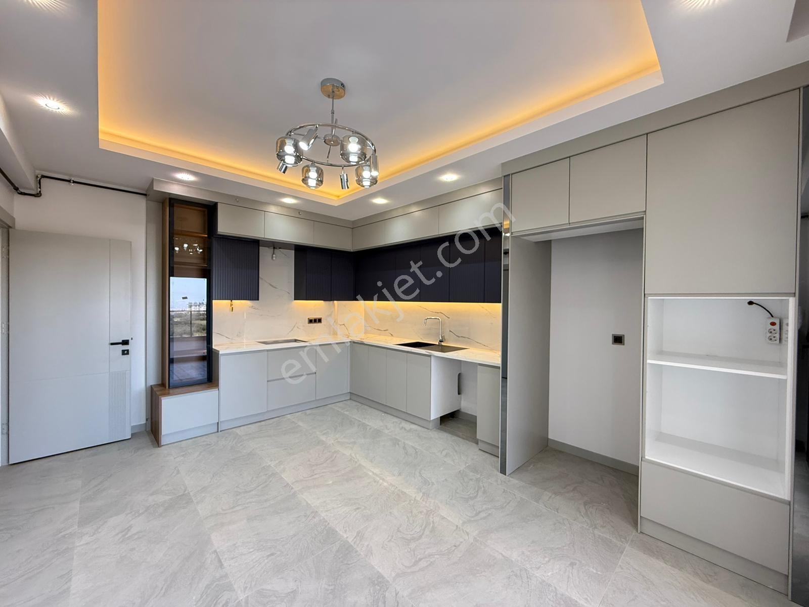 Çakmak Mahallesinde 190 M2 3,5+1 Satılık Daire - Görsel 15
