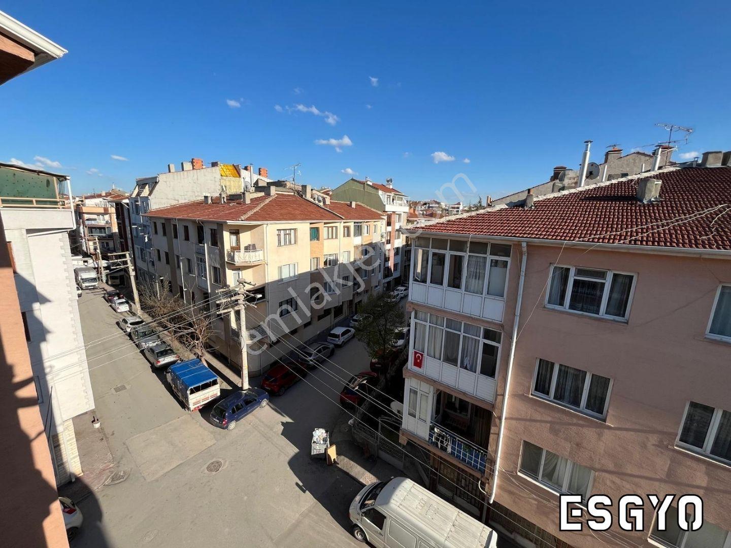 Esgyo'dan Kırmızıtoprak Muhtarlık Yanı Bakımlı 2+1 Satılık Daire - Görsel 24