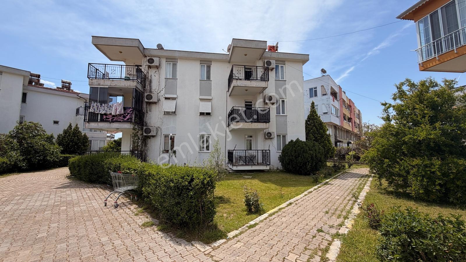 Belek'te Kapalı Pazar Yanı 2+1 Havuzlu Sitede Ara Kat Daire - Görsel 11