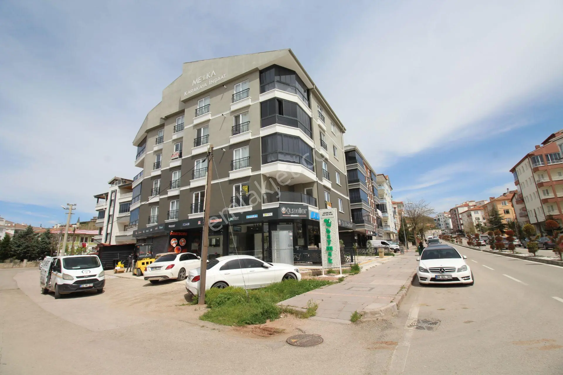 Aksaray Coğlaki Mahallesinde Anayolda Satılık 4+1 Lüks Daire - Görsel 2