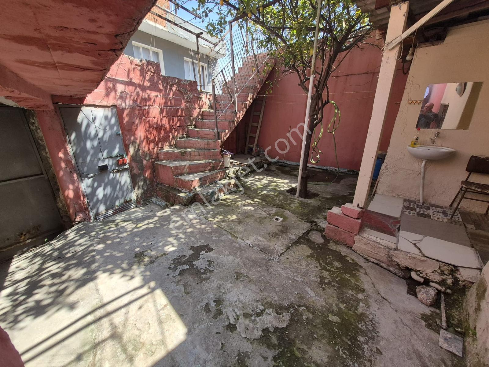 Konak Boğaziçinde,barbaros Okulu Yakını/210m2 Tektapu,bahçeli Ev - Görsel 30