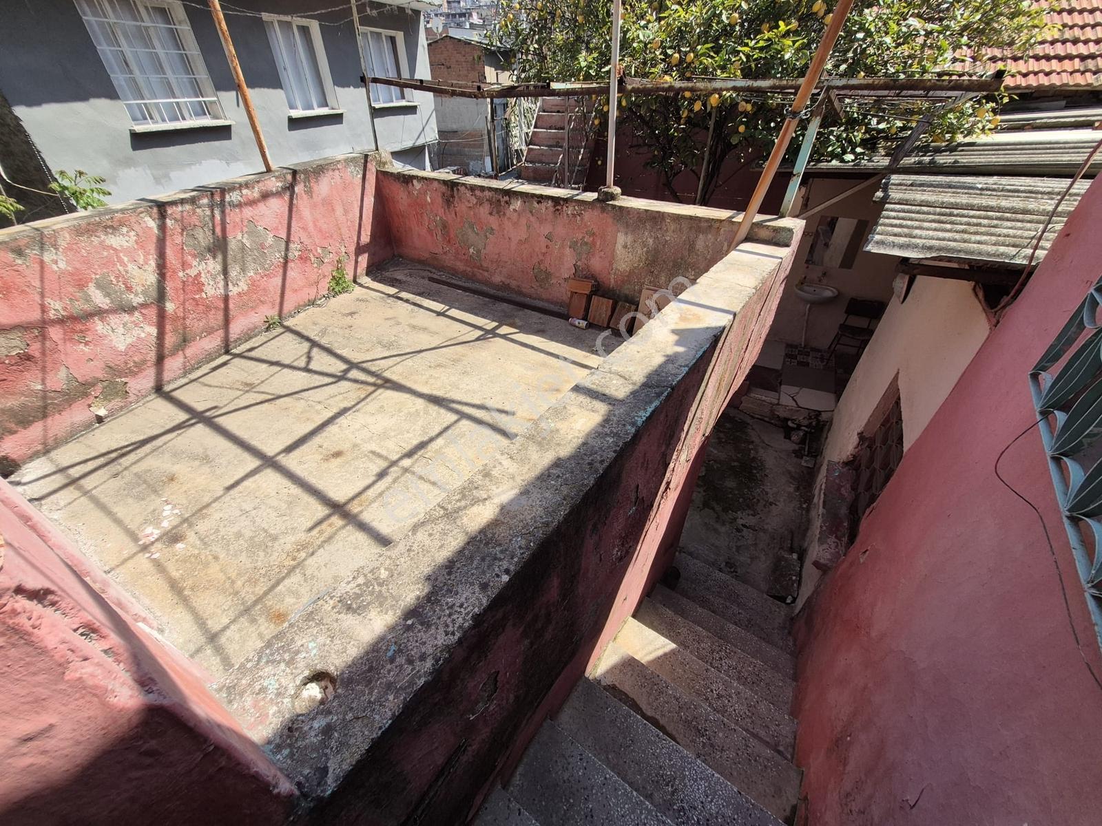 Konak Boğaziçinde,barbaros Okulu Yakını/210m2 Tektapu,bahçeli Ev - Görsel 10