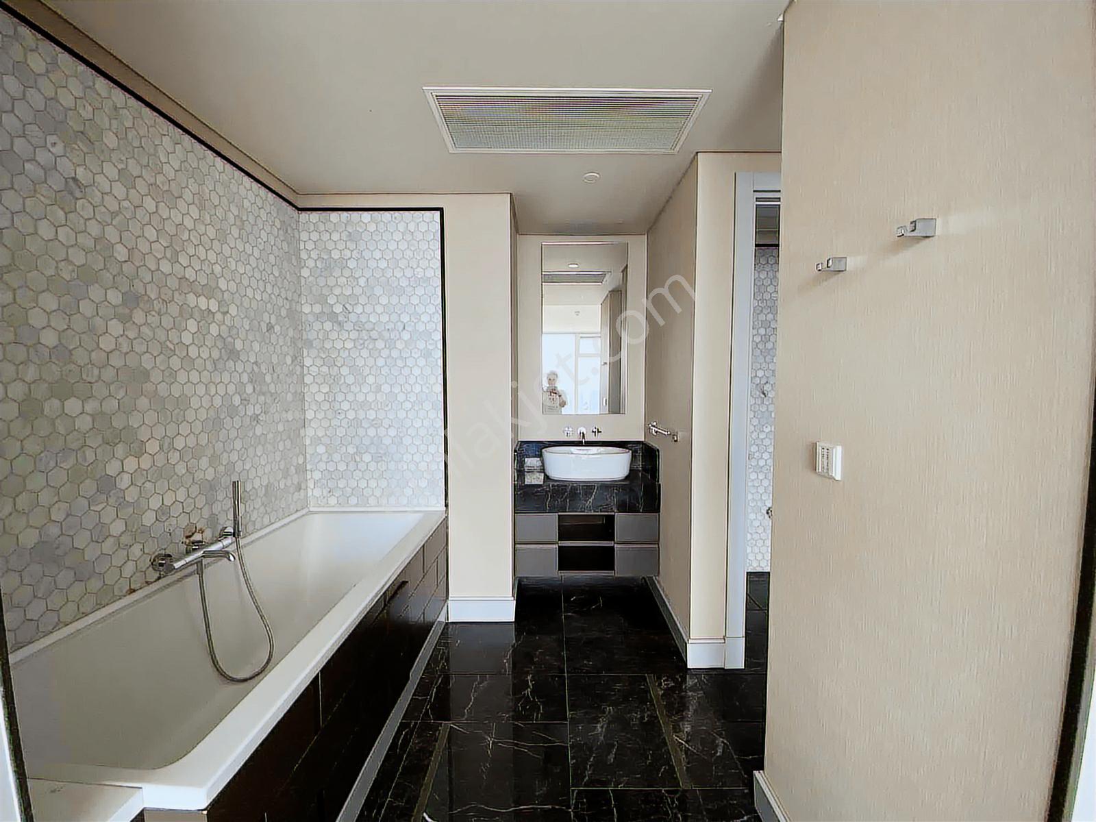 Quasar İstanbul'da Boğaz Manzaralı Lüks 1+1 Kiralık Rezidans - Görsel 2