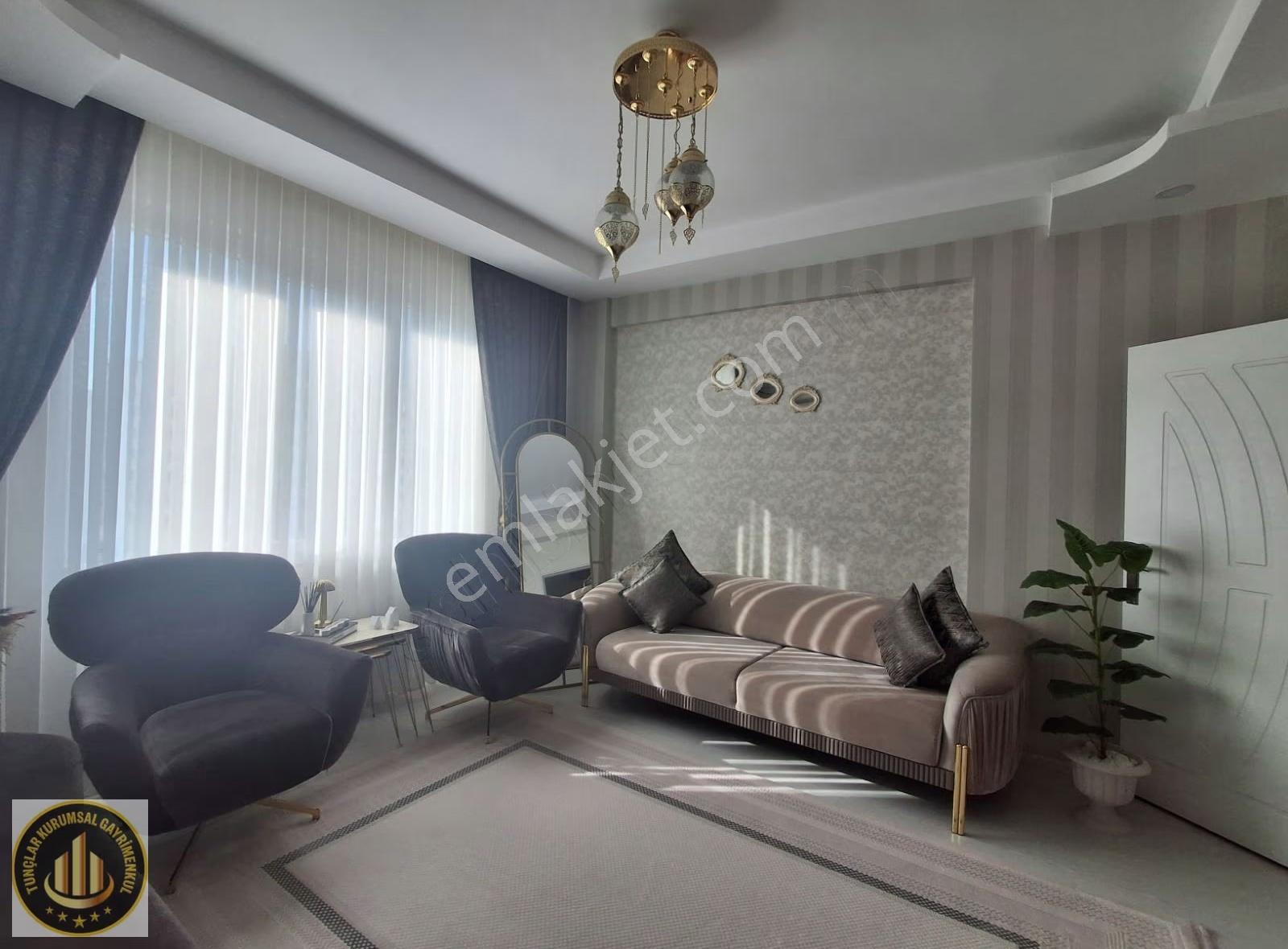 Bağcılar Aram Tigran Civarında Full Bakımlı 2+1 Daire