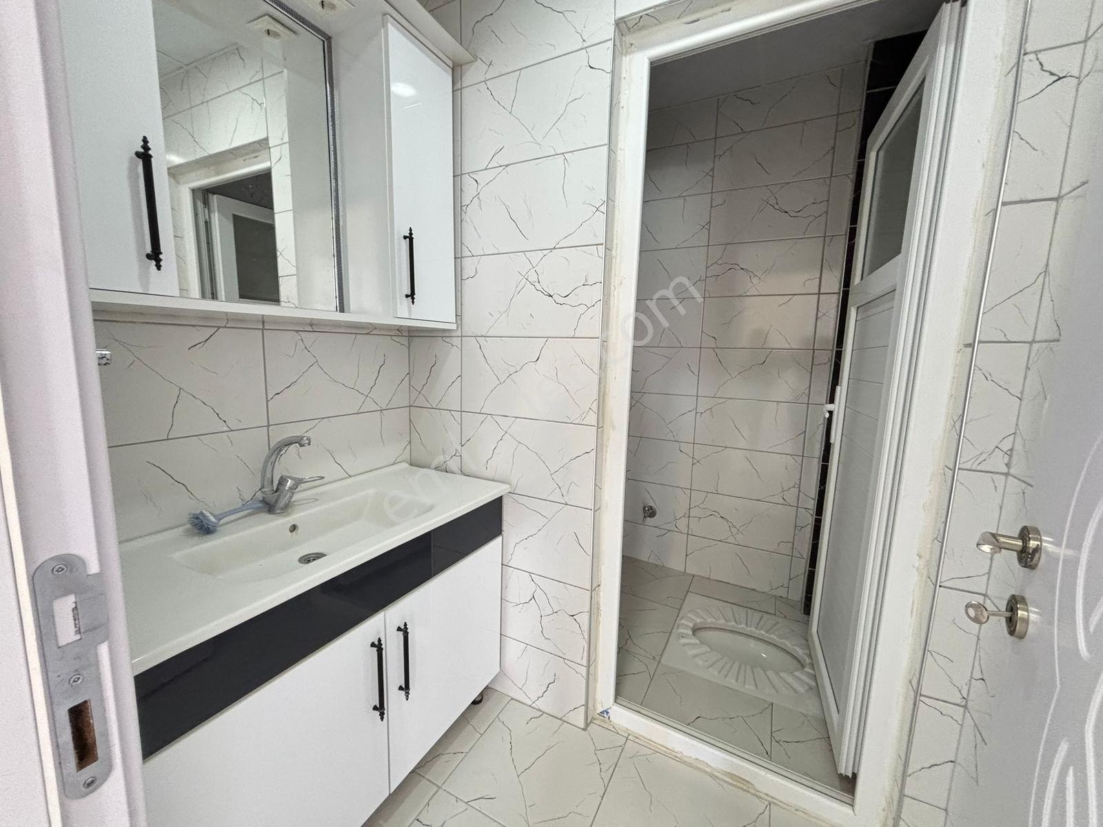 Yaman'dan Bolvadin Malazgirt Mah. 5+1 Satılık Villa - Görsel 32
