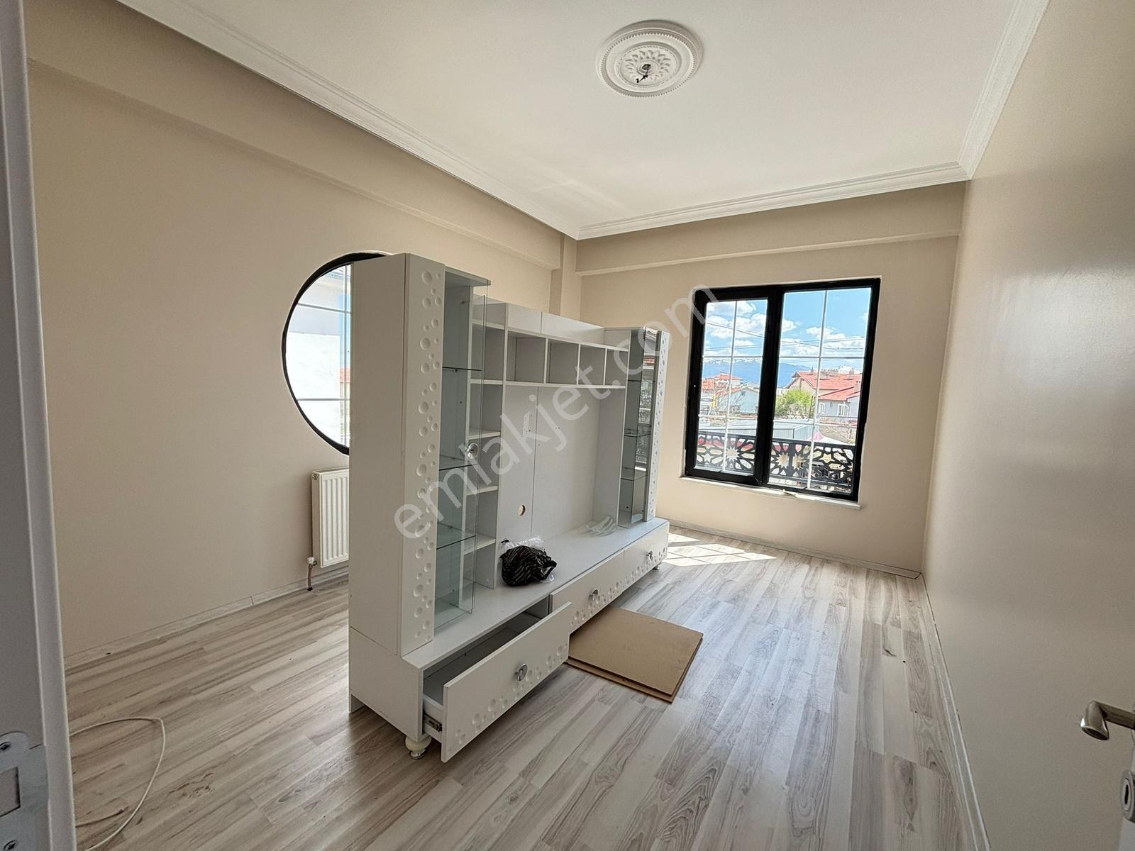 Yaman'dan Bolvadin Malazgirt Mah. 5+1 Satılık Villa - Görsel 8