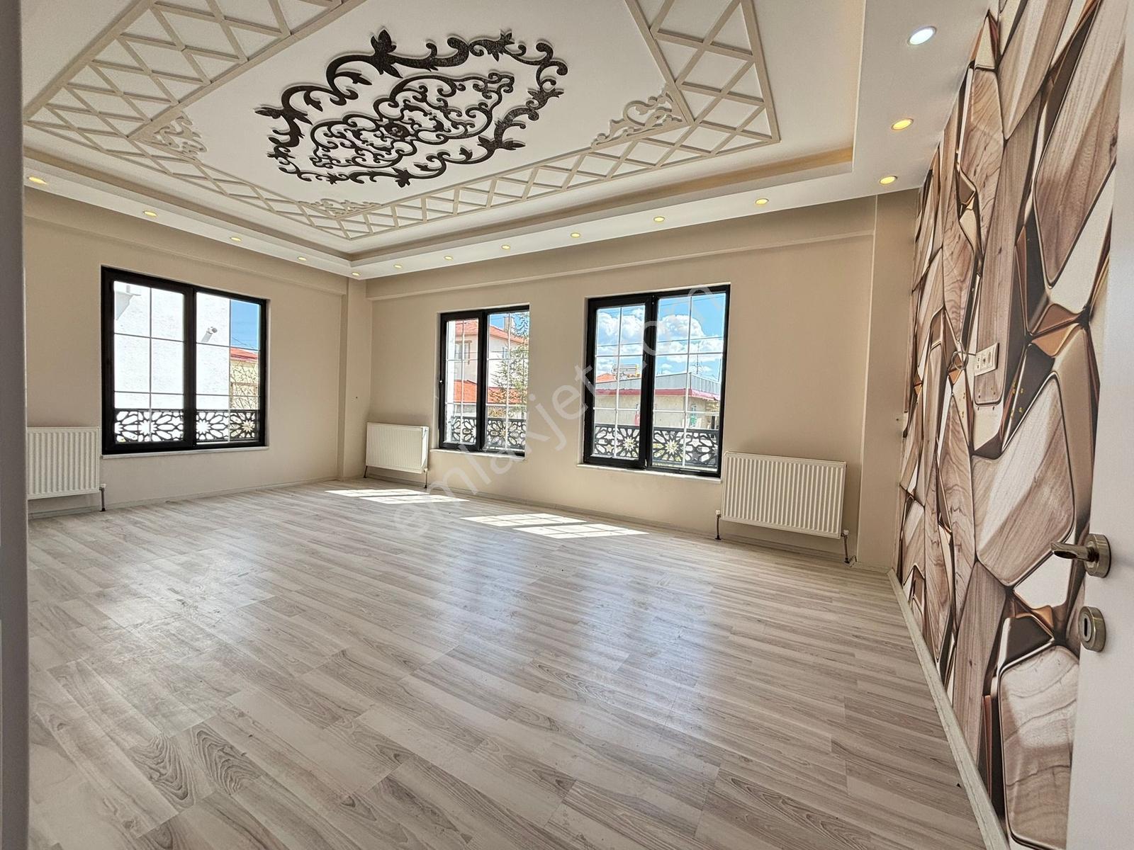 Yaman'dan Bolvadin Malazgirt Mah. 5+1 Satılık Villa - Görsel 20