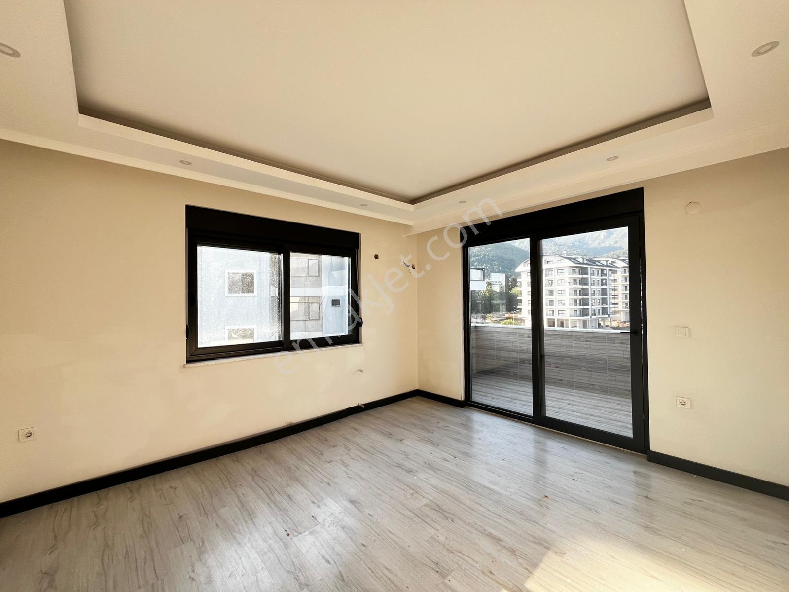 Alanya Çıplaklıda 3+1 Ayrı Mutfak Kiralık Daire - Görsel 13