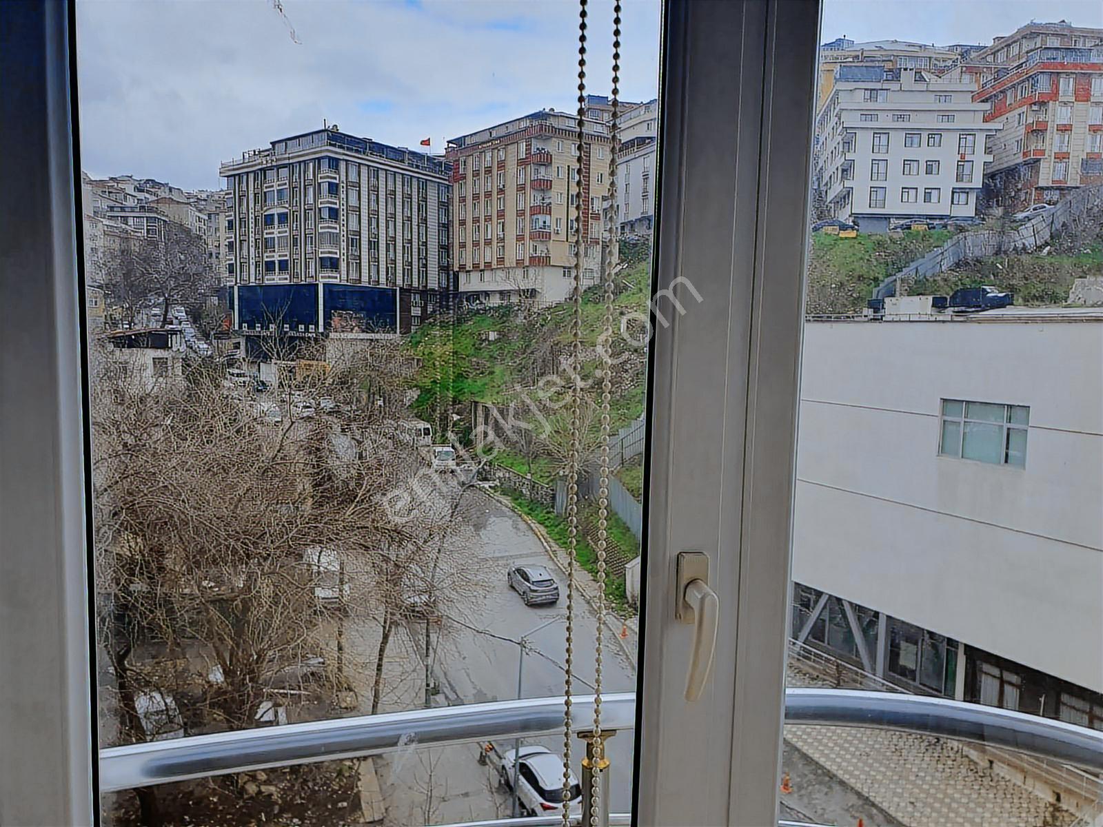 Eyüpsultan İslambey Caddesinde Satılık 3+1 190 M2 Dübleks Daire - Görsel 2
