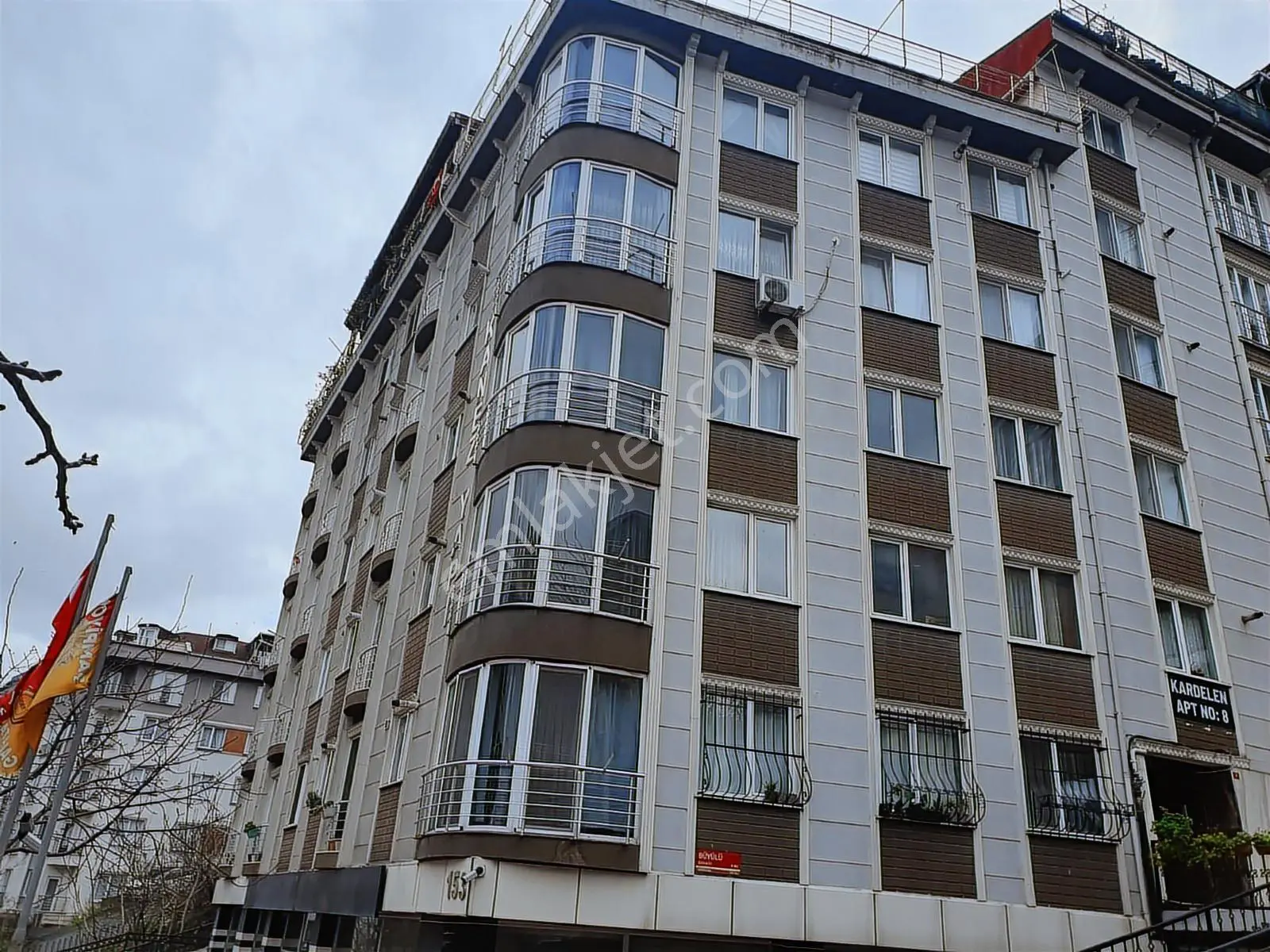 Eyüpsultan İslambey Caddesinde Satılık 3+1 190 M2 Dübleks Daire