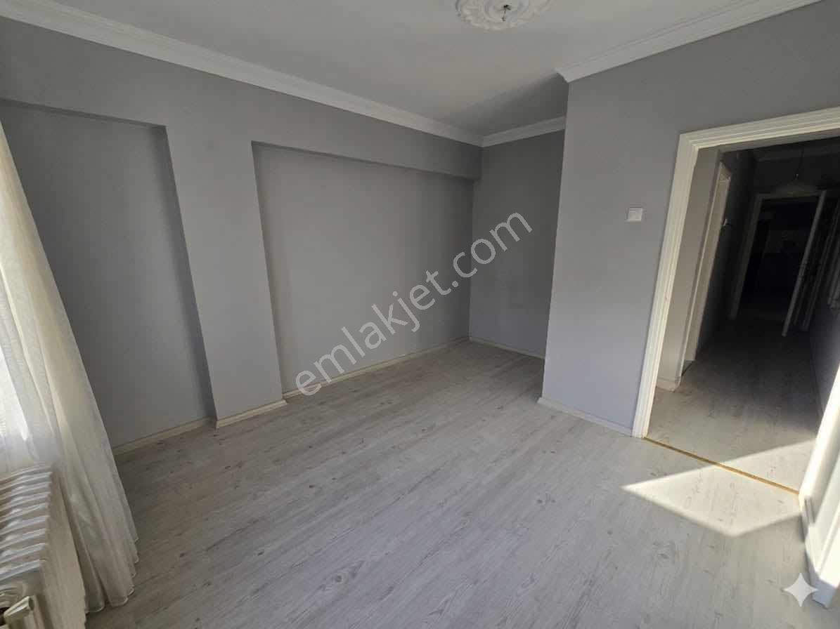 Adapazarı Cumhuriyet Mahallesinde Kiralık 3+1 Daire - Görsel 18