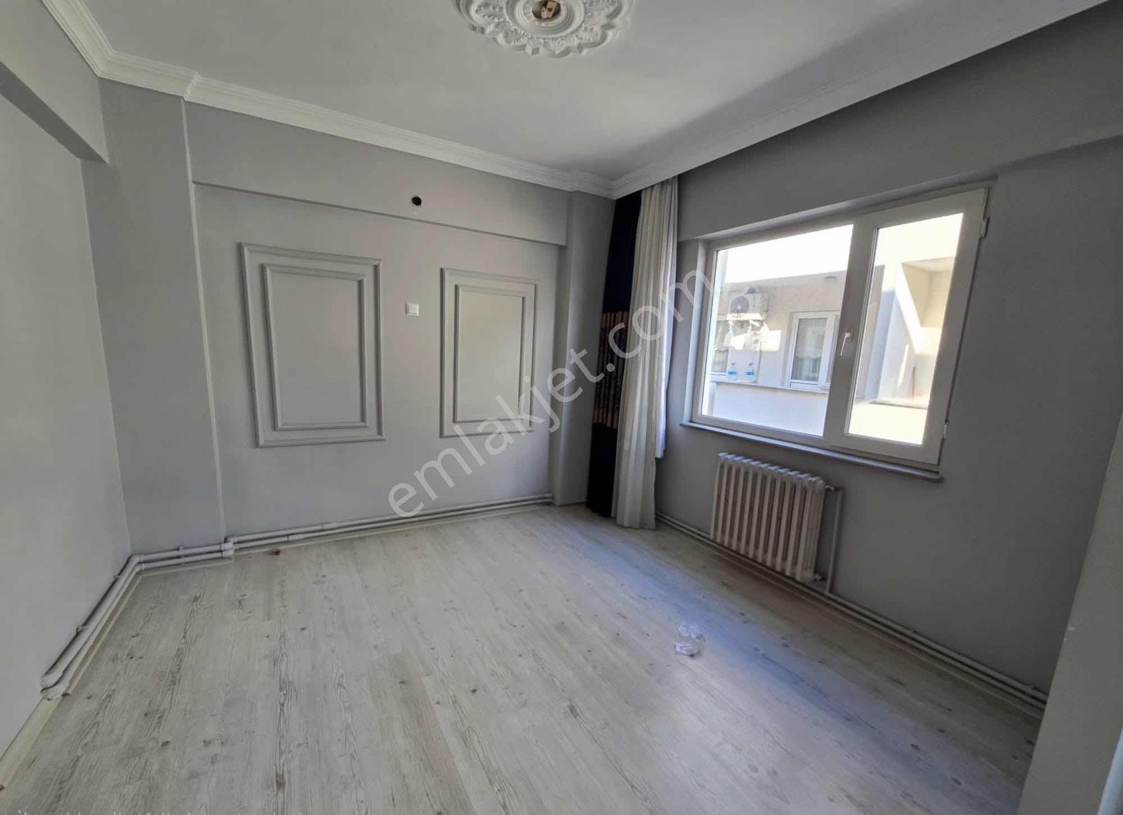 Adapazarı Cumhuriyet Mahallesinde Kiralık 3+1 Daire - Görsel 14