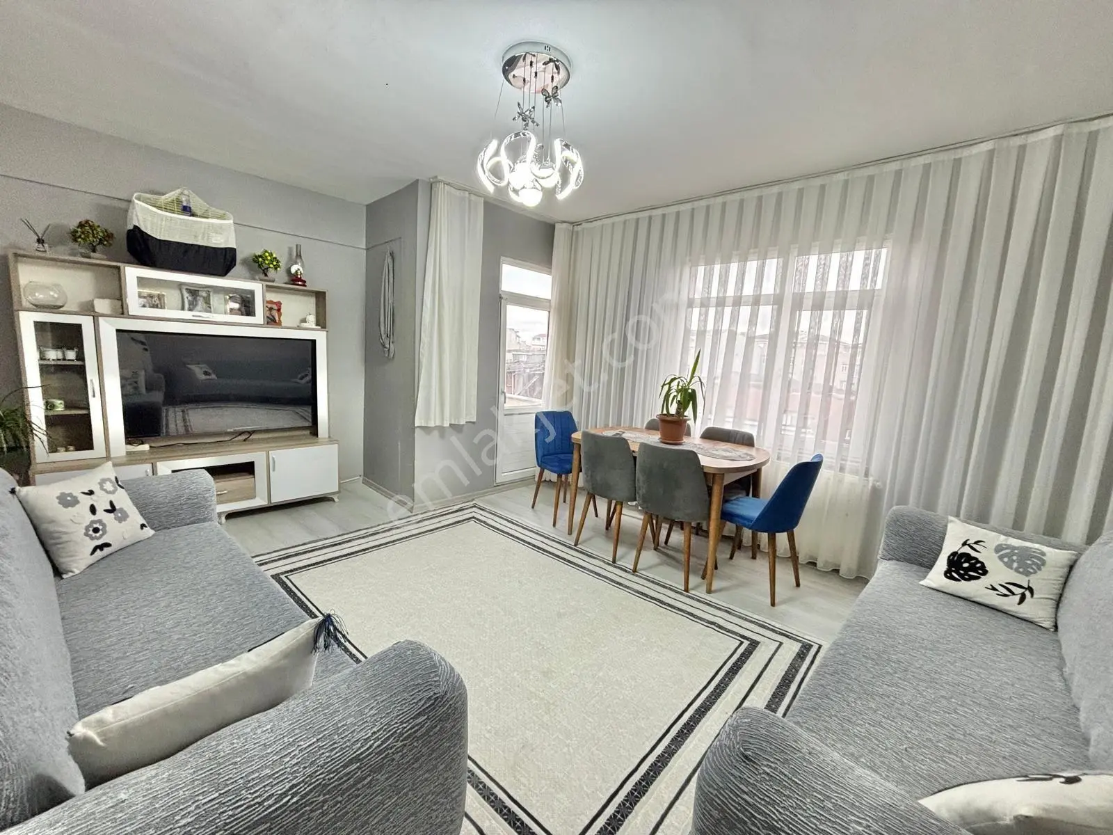 Loft'tan Yeşilova Mh 2+1 90 M2 Balkonlu Masrafsız Satılık Daire