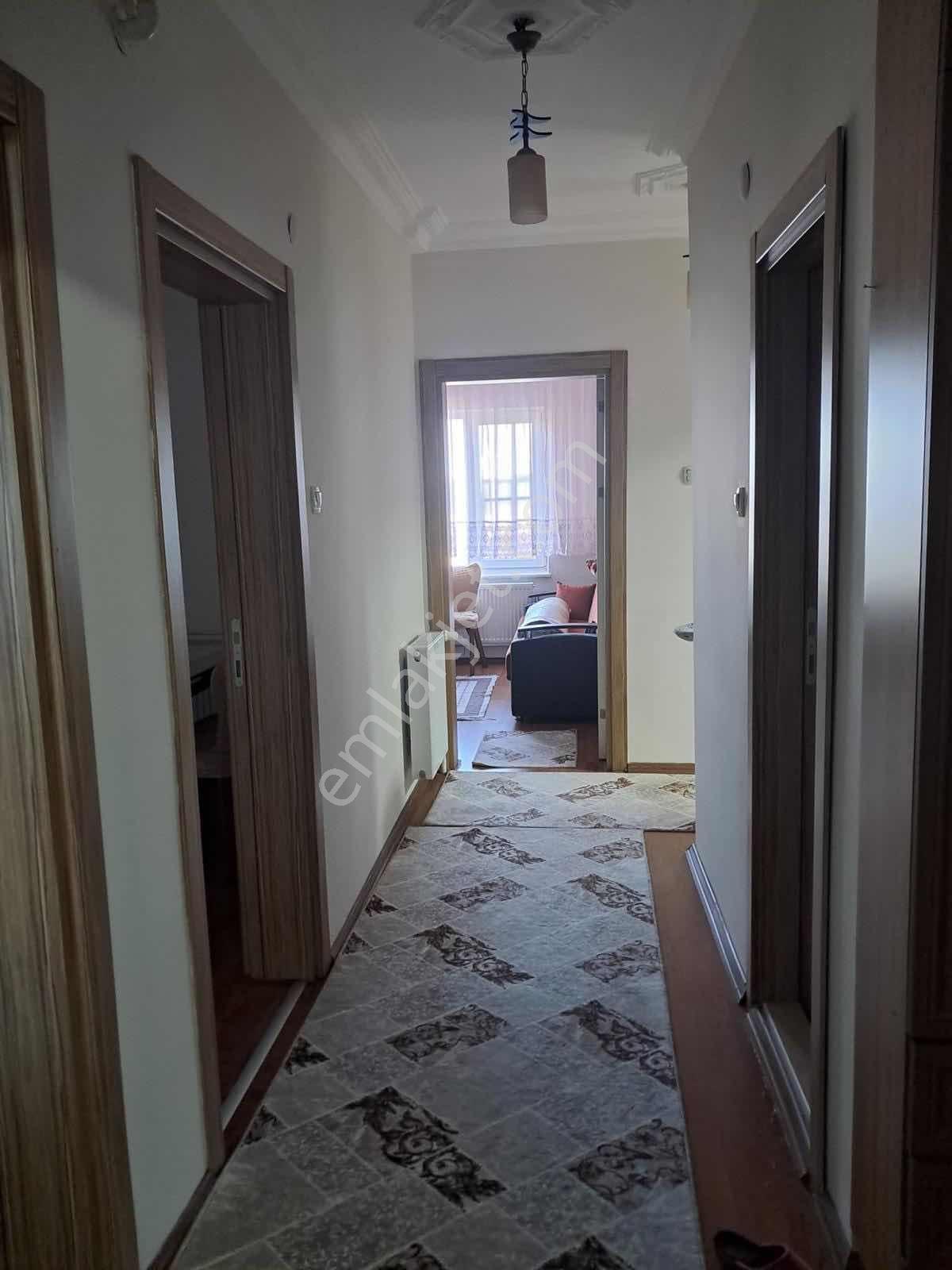 Ege Emlak'tan İspat Cami Mah'de Eşyalı Kiralık 3+1 Daire - Görsel 2